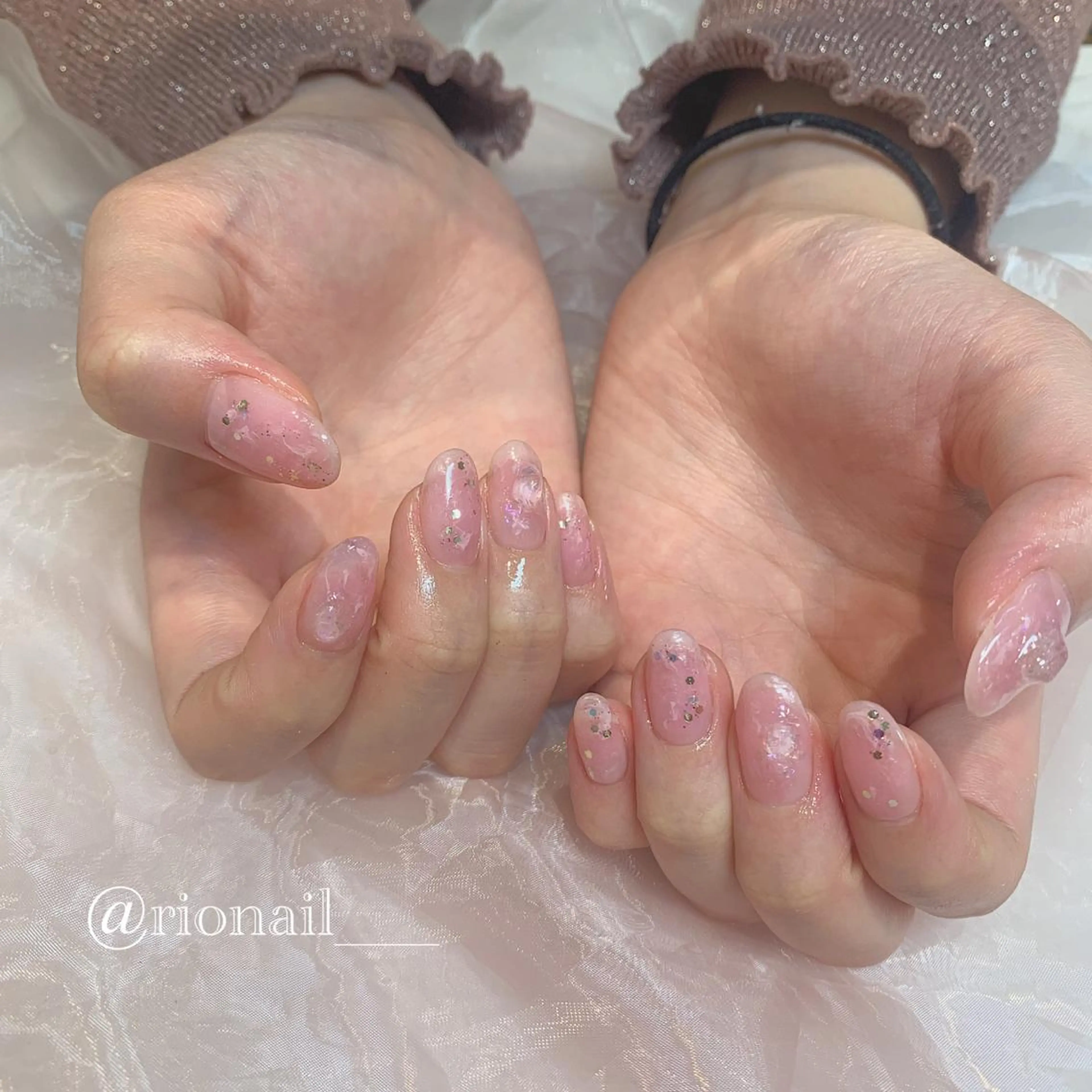 ネイル アートネイル ハンドネイル 𝘙𝘪𝘰𝘯𝘢 ...🕯🤍のネイルデザイン