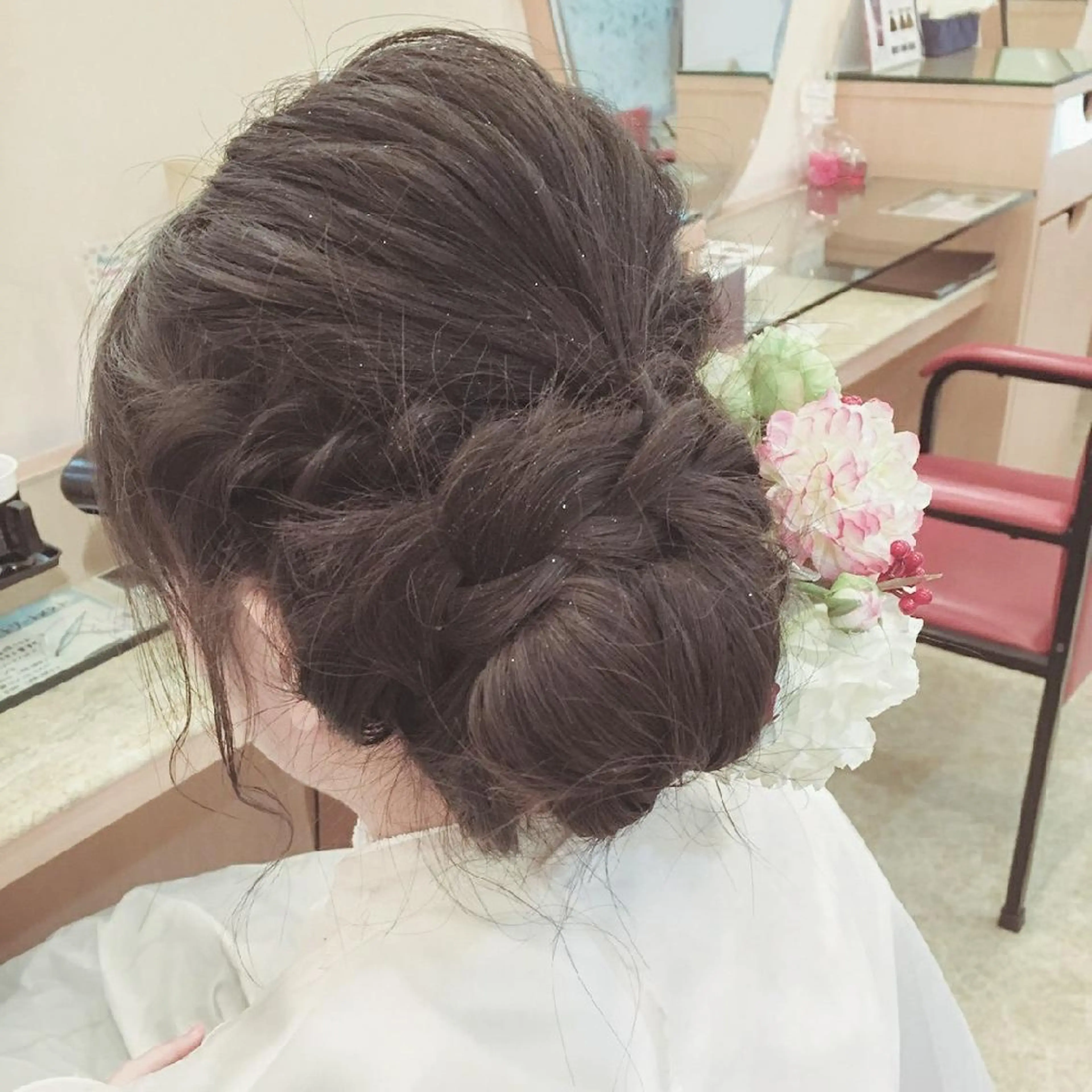 ヘアアレンジ EMANON名古屋所属・美谷添(ミヤゾエ) まどか大人ヘアサロンのヘアスタイル