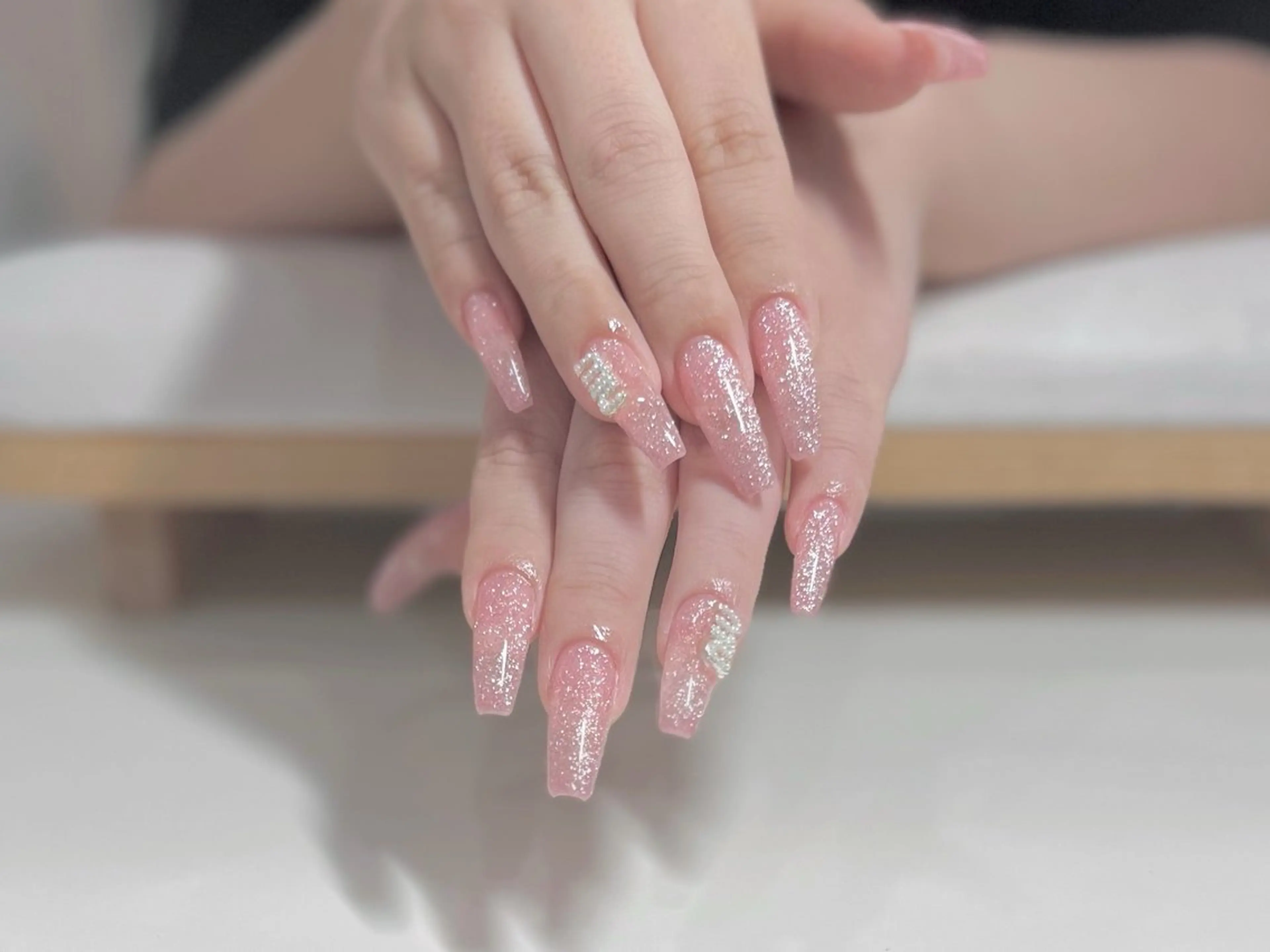ネイル フラッシュネイル キラキラネイル ピンク ハンドネイル FLY Nail Salonのネイルデザイン
