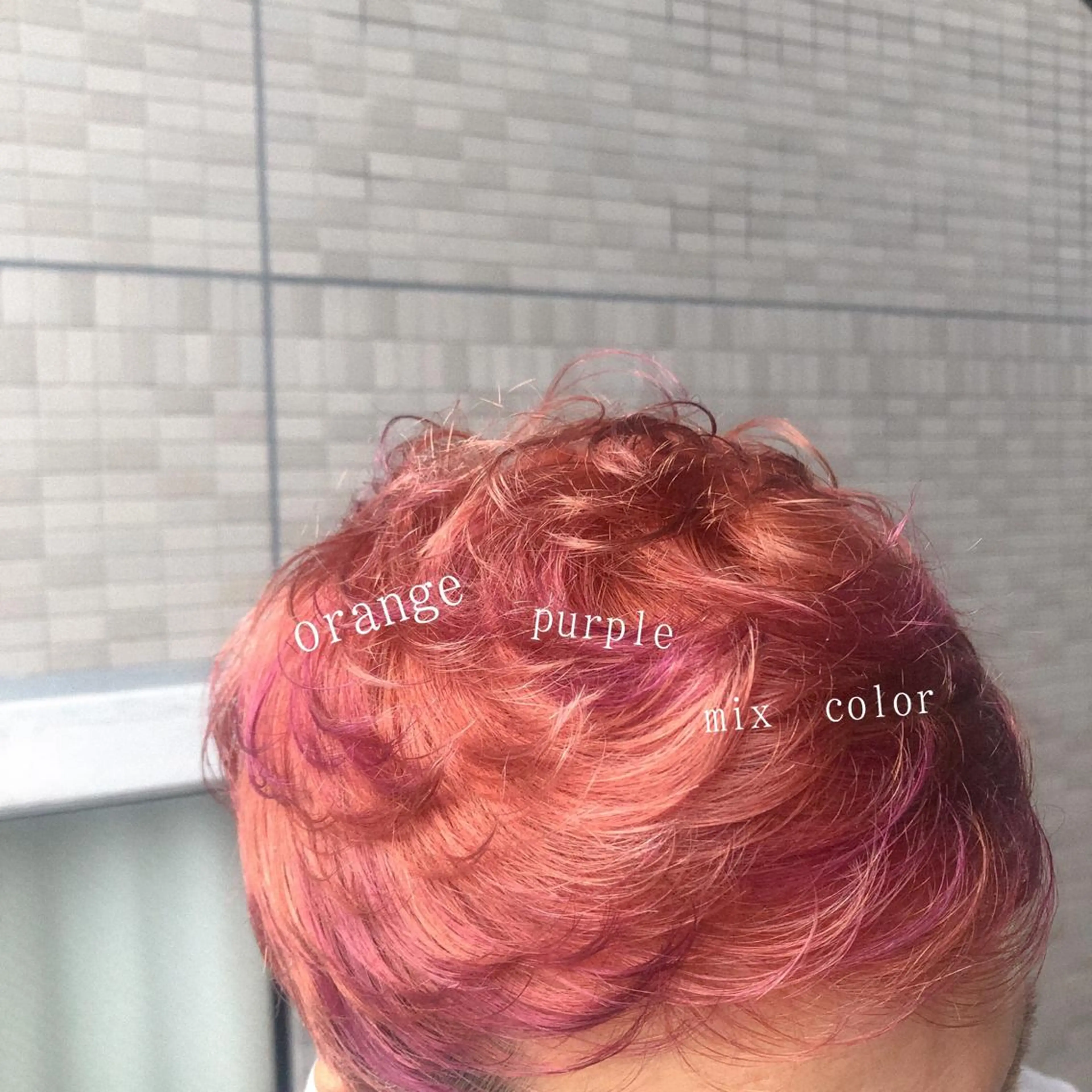 ショート カラー ブリーチ デザインカラー オレンジ パープルカラー ヘアカラー カラーパティシエ facce🌼ikoのヘアスタイル