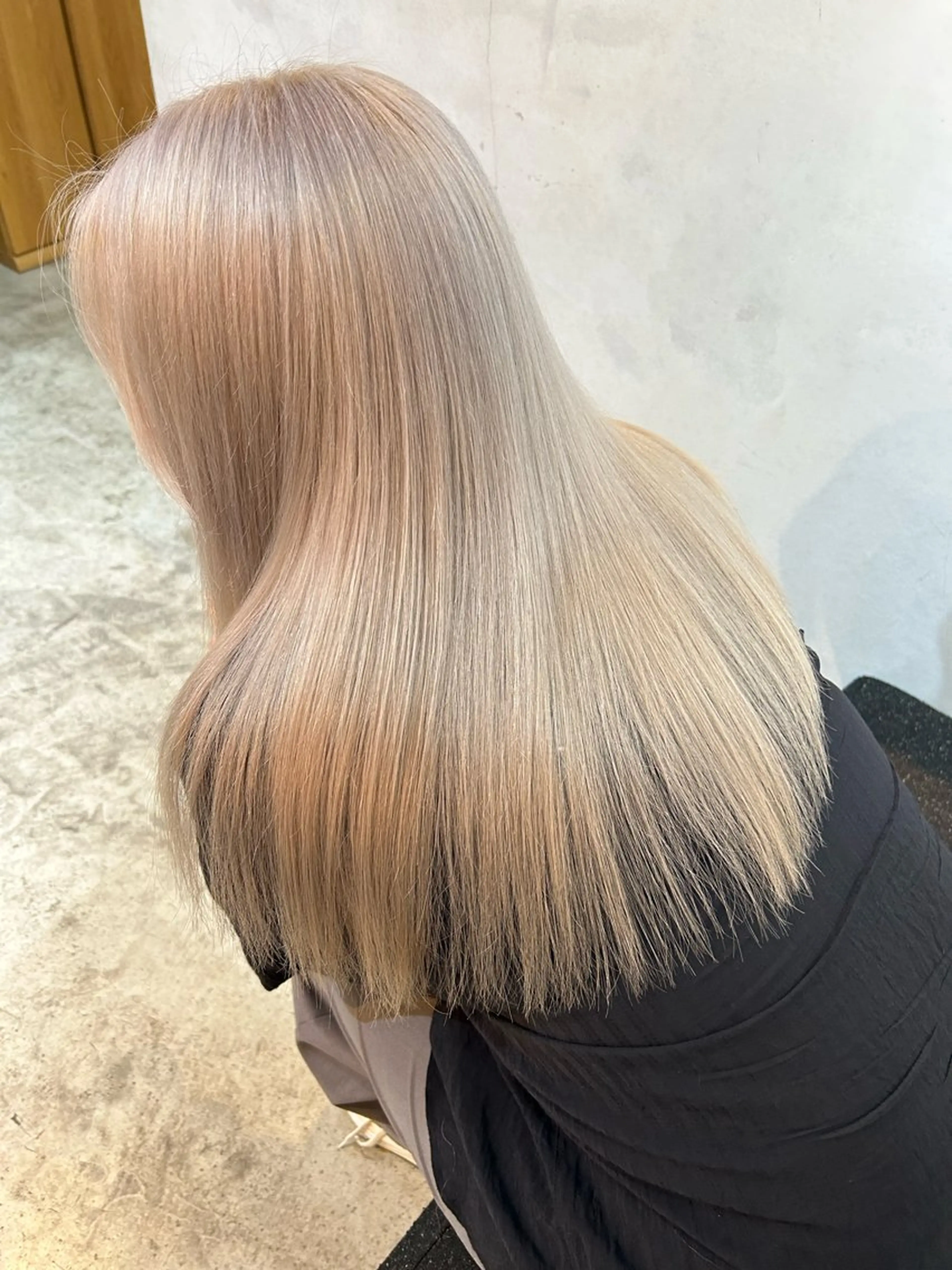 ロング カラー ブロンド ホワイトブロンド カット ヘアカラー トリートメント 🧸艶々韓国ヘア 🧁mizunaのヘアスタイル