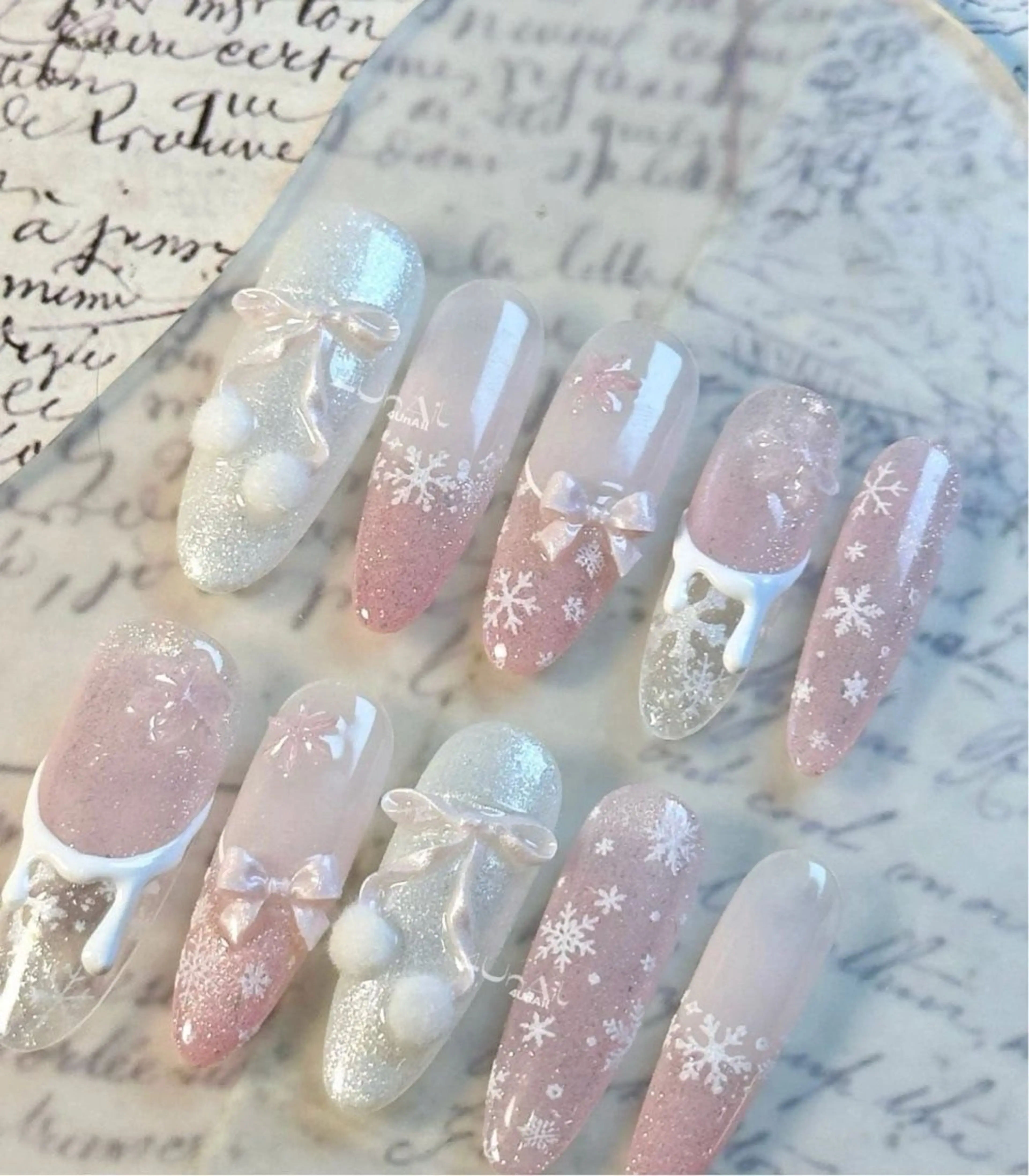 ネイル キラキラネイル 冬ネイル クリスマス ハンドネイル ハンドケア ぱん ちゃんのネイルデザイン