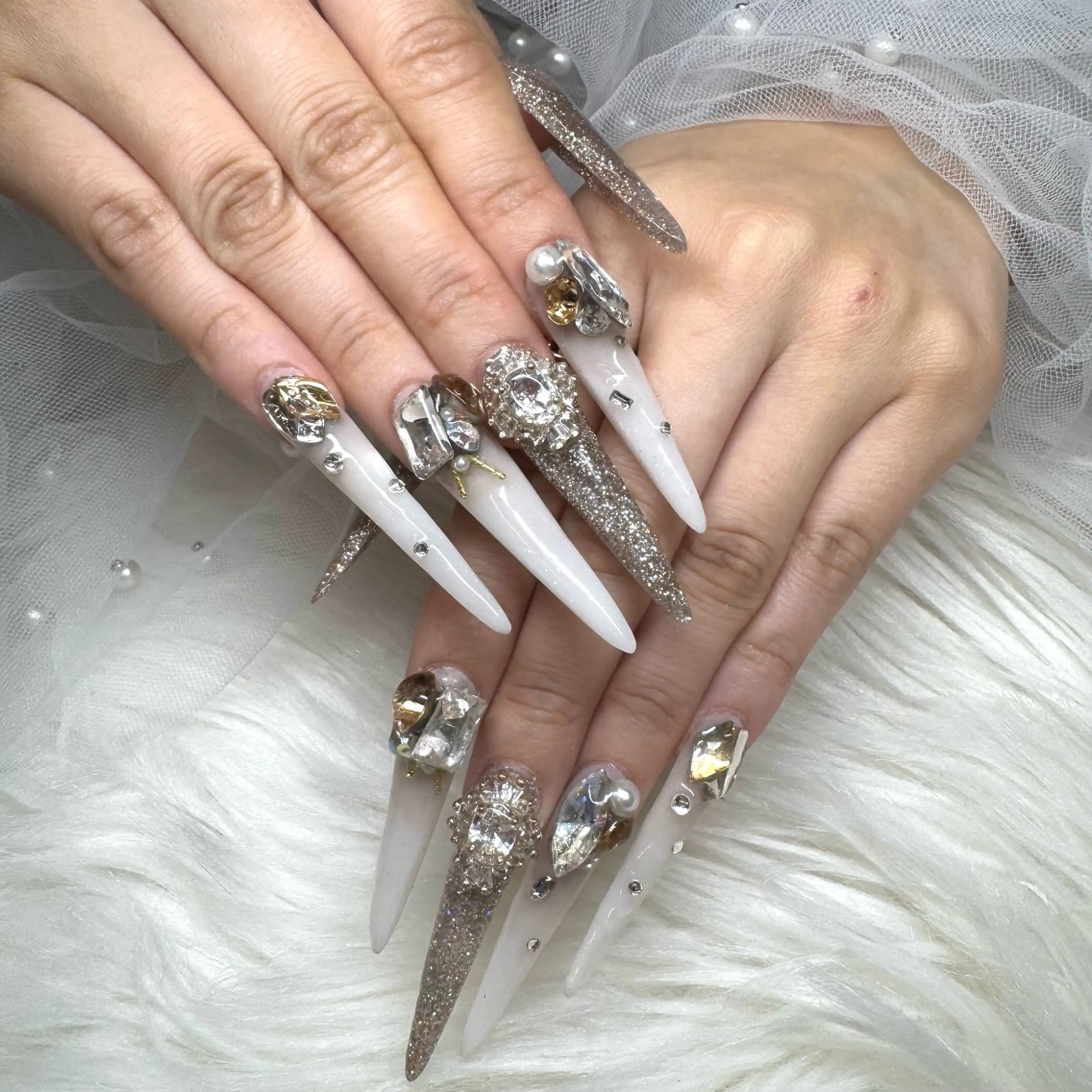 ネイル キラキラネイル ロングネイル スカルプネイル ハンドネイル Nail salon LUCAS,K 《ネイルサロンルーカス》千葉中央 スカルプ所属・LUCAS 千葉 AOI💅🏾💕のネイルデザイン
