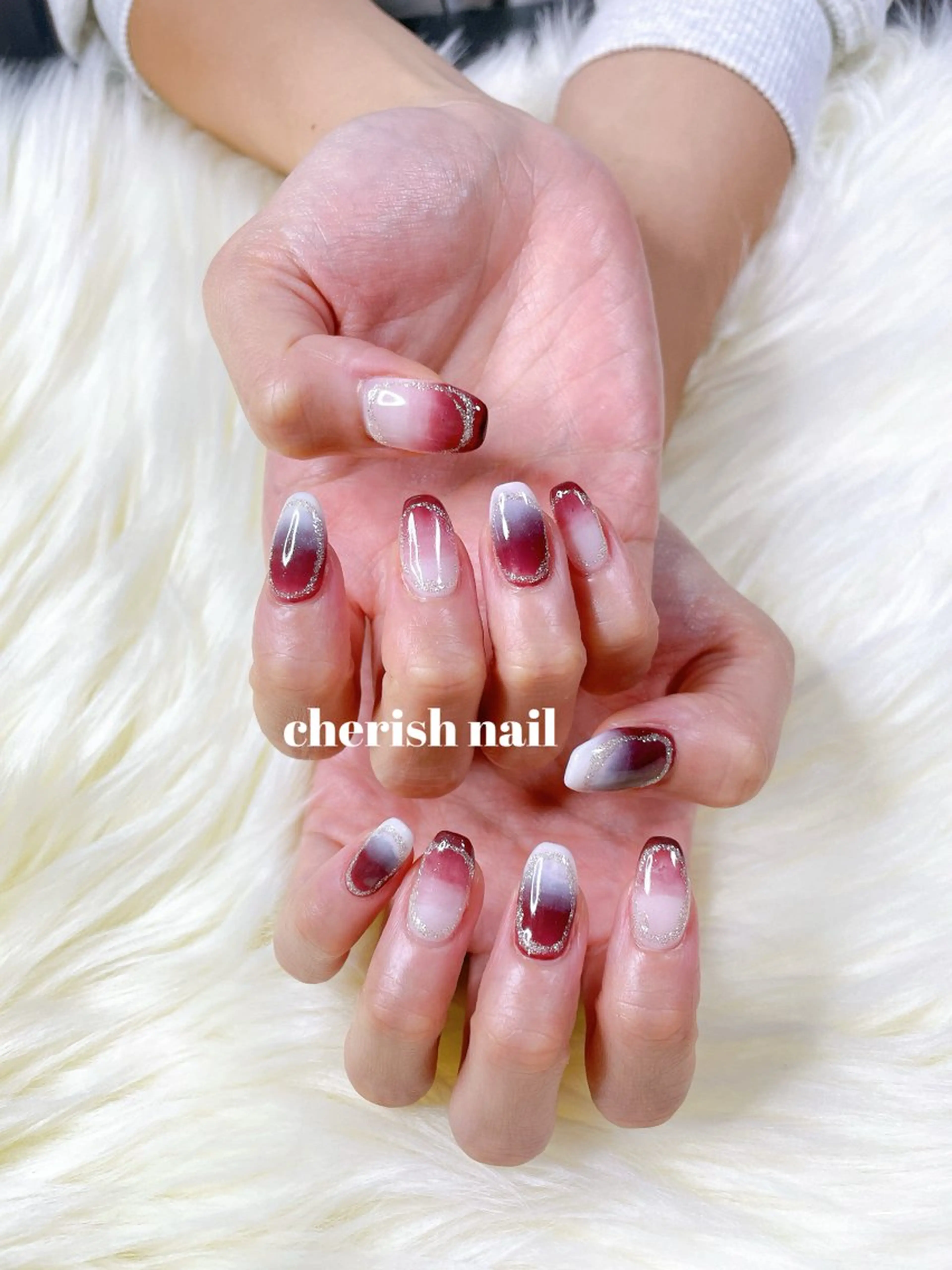 ネイル グラデーション ニュアンスネイル 冬ネイル クリスマス ハンドネイル cherish nailのネイルデザイン