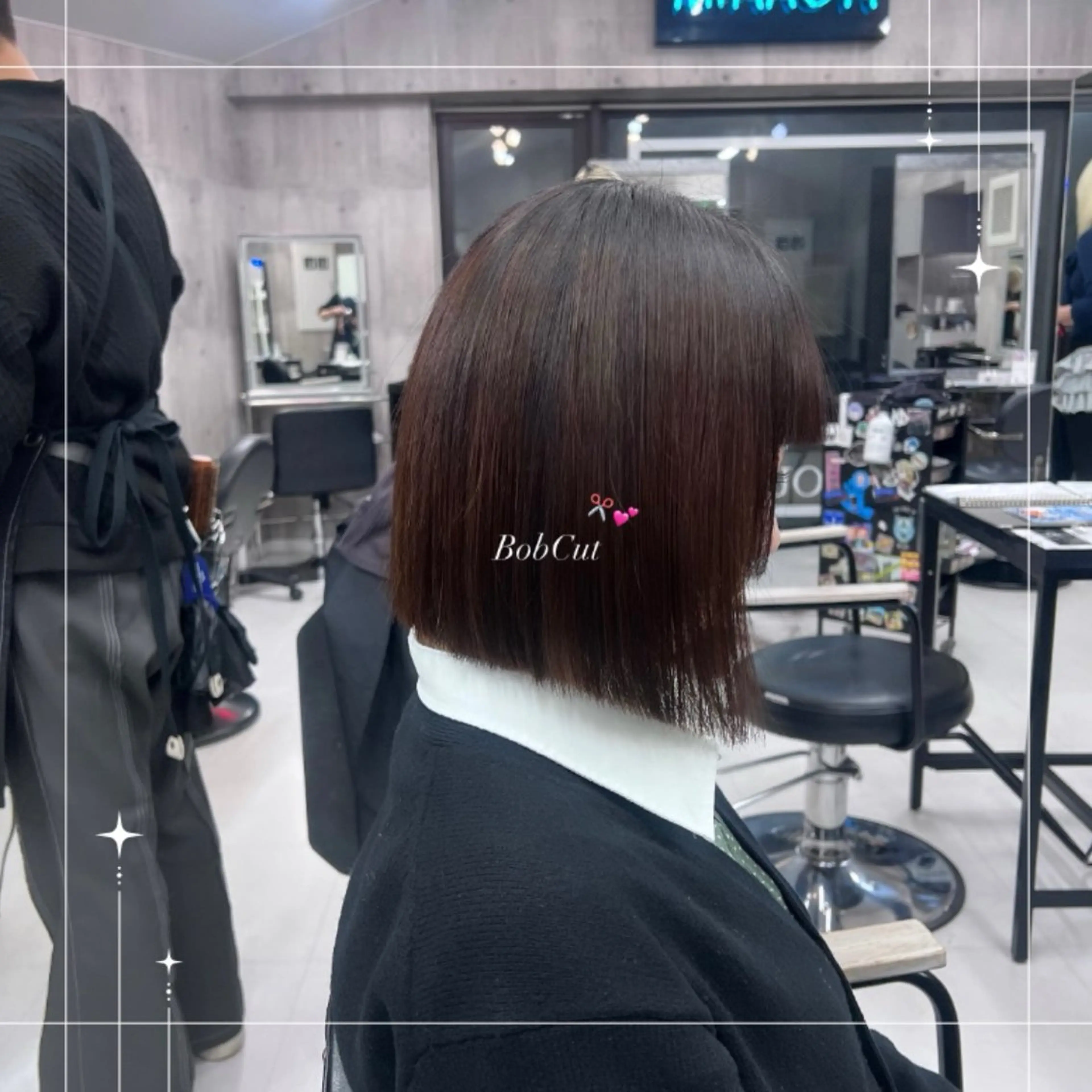 ショート カット 🪼寒色艶カラー RINA💙のヘアスタイル