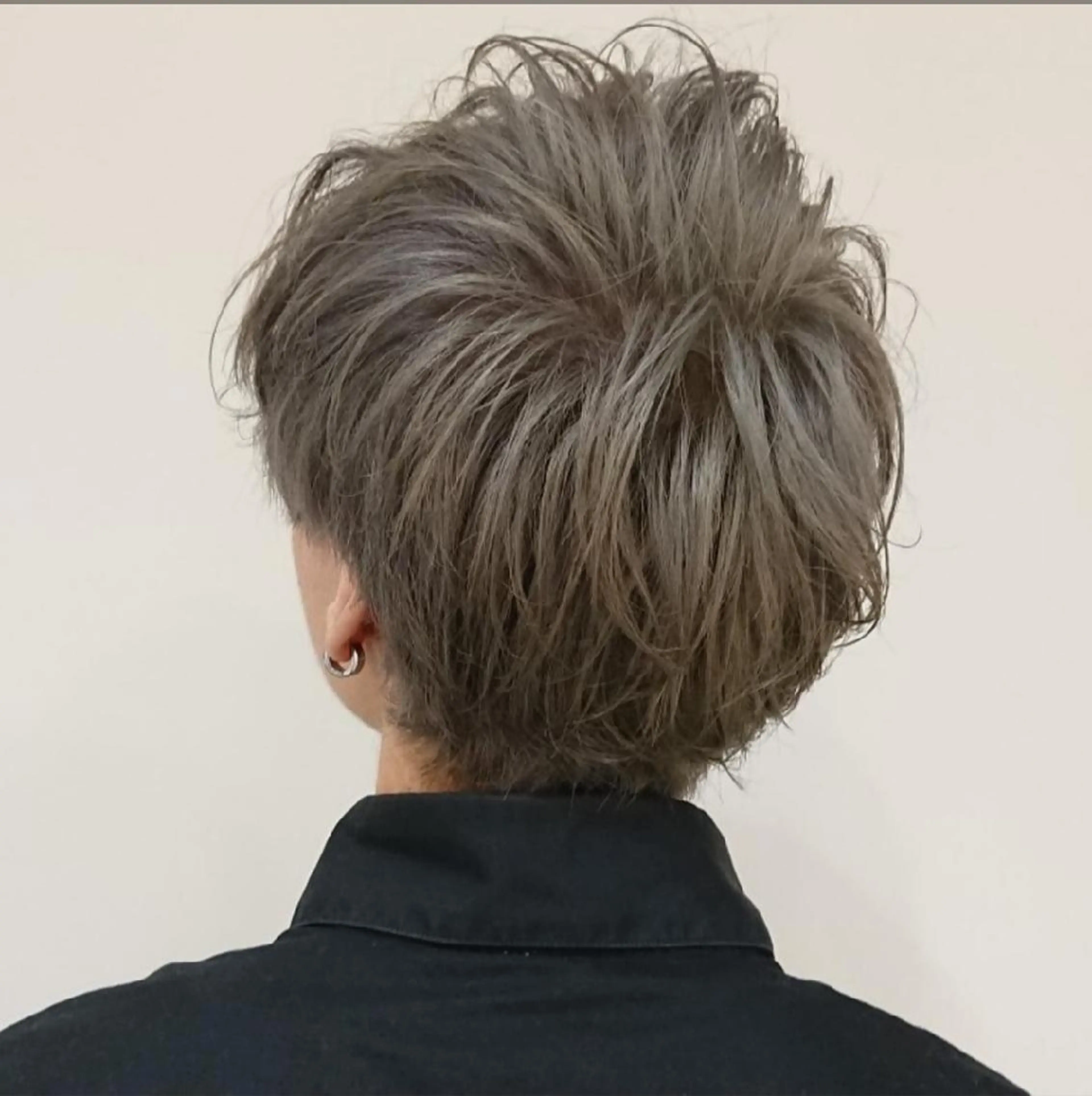 カラー 学生 縮毛矯正 ブリーチ/ヘアケア/ 艶髪/イギチハルのヘアスタイル