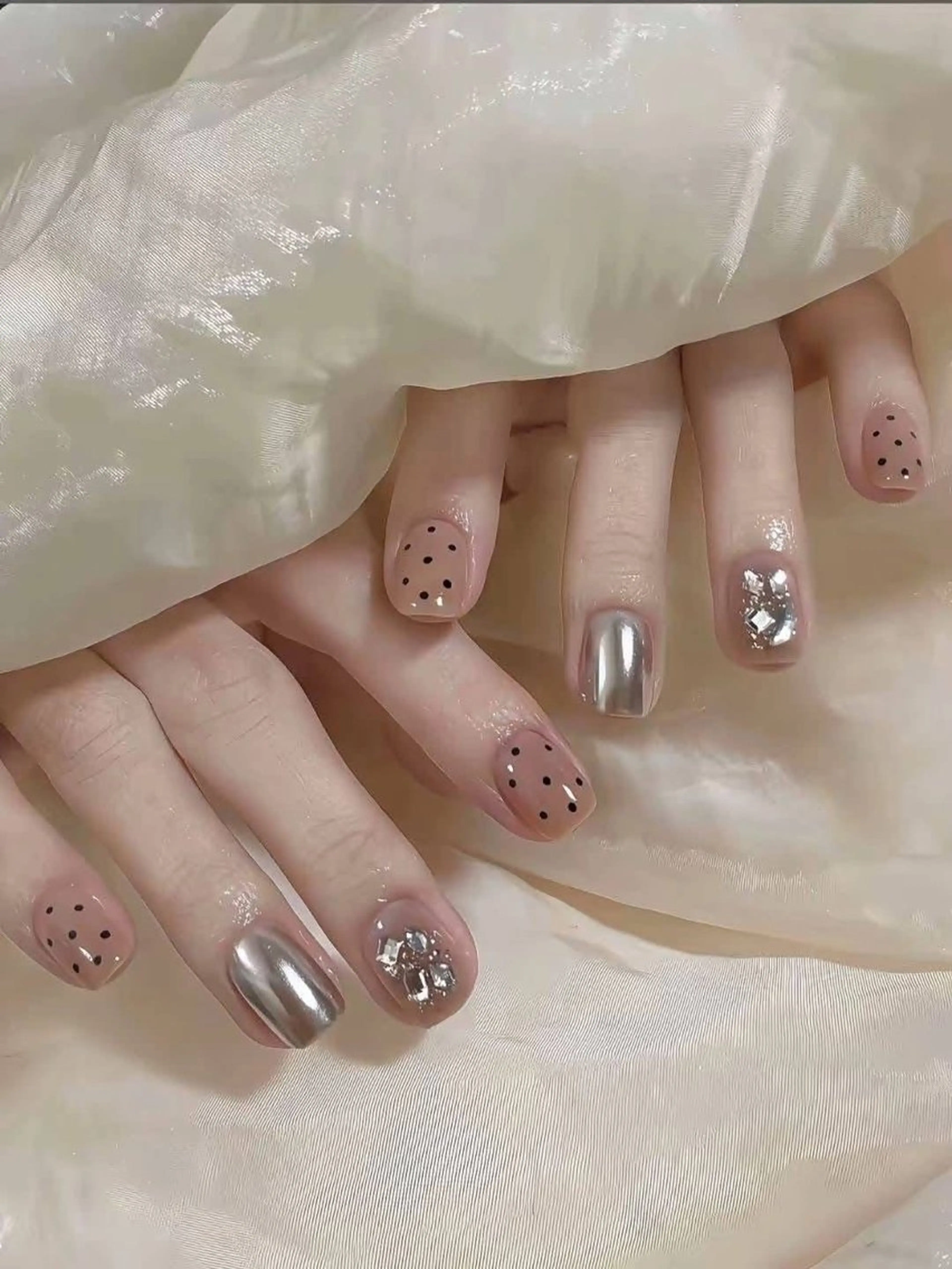 ネイル 韓国ネイル 持ち込み ニュアンスネイル ネイルチップ Rose Ana.Chuoのネイルデザイン