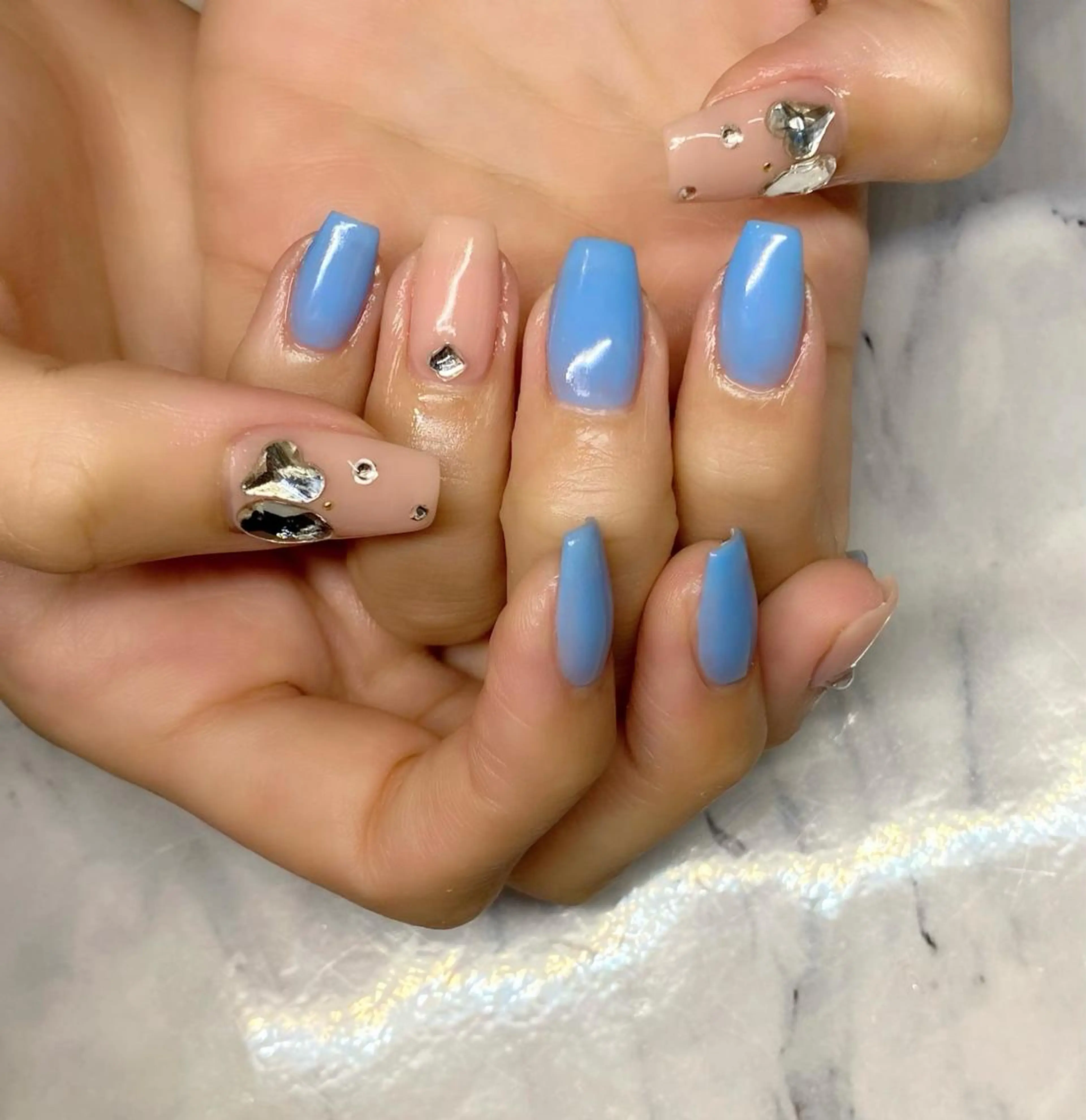 ネイル ストーンネイル Lino+ ネイル&よもぎ蒸しのネイルデザイン