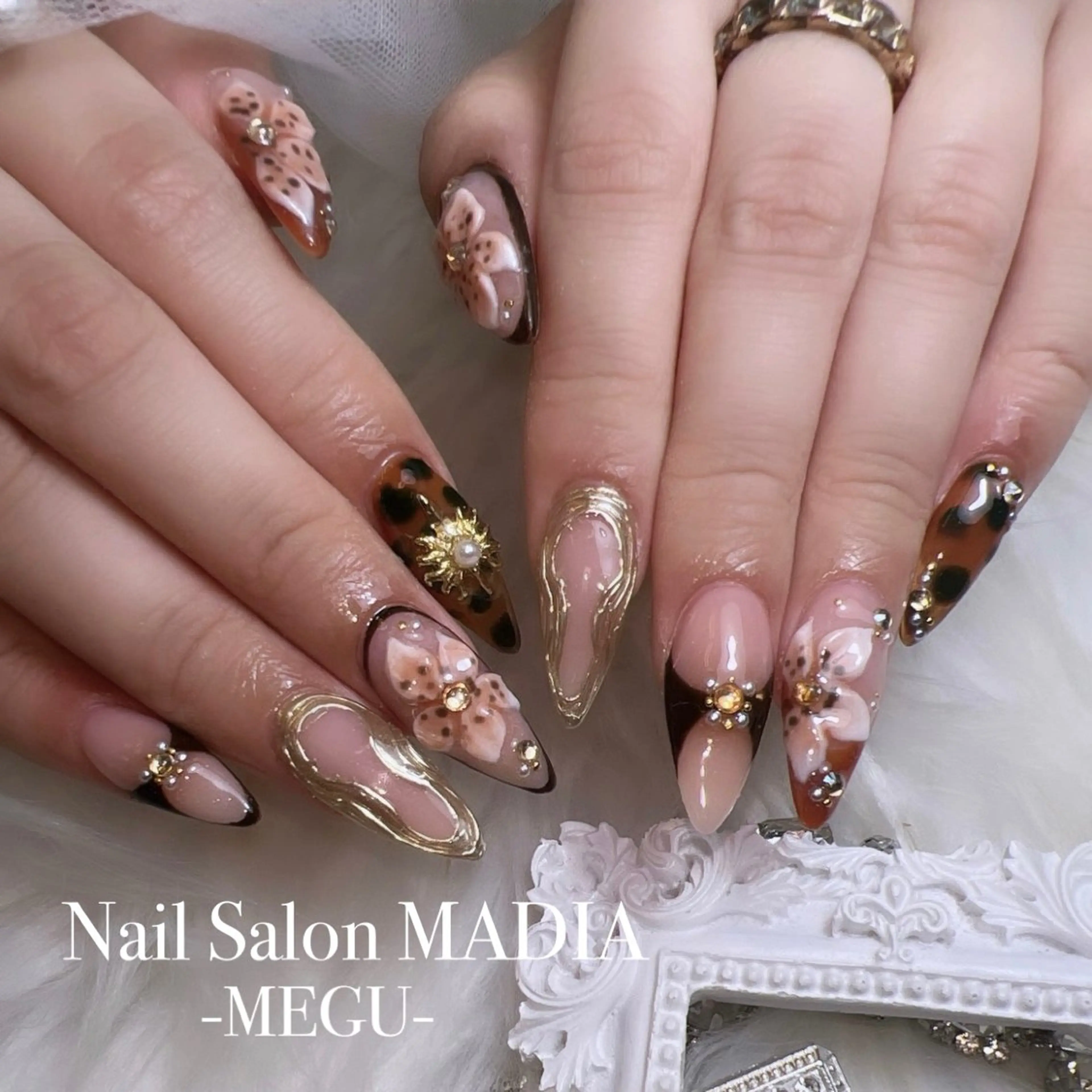 ネイル MADIA藤沢所属・MADIA MEGUのネイルデザイン