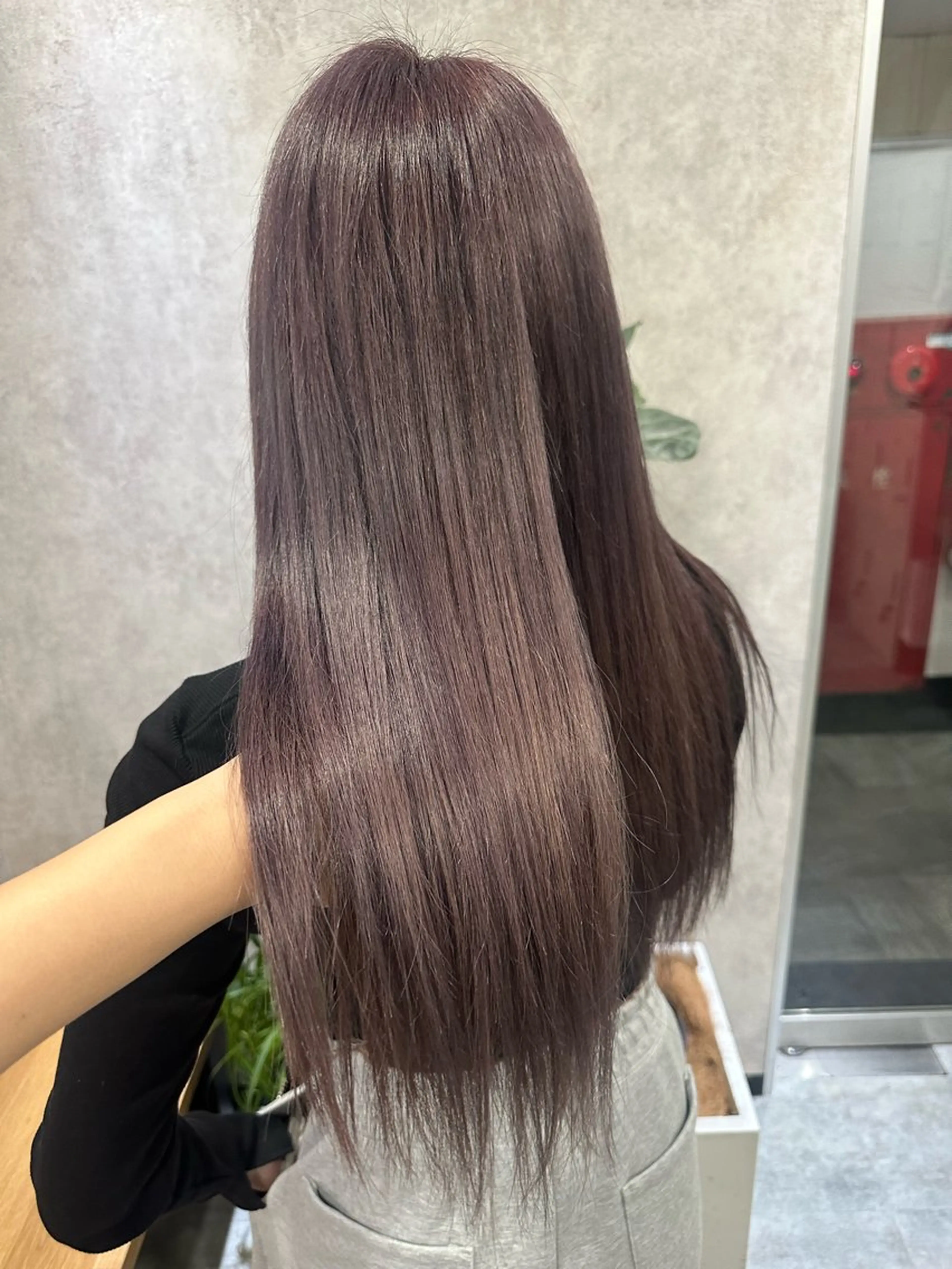 ロング ヘアカラー トリートメント MOURI CHISATOのヘアスタイル