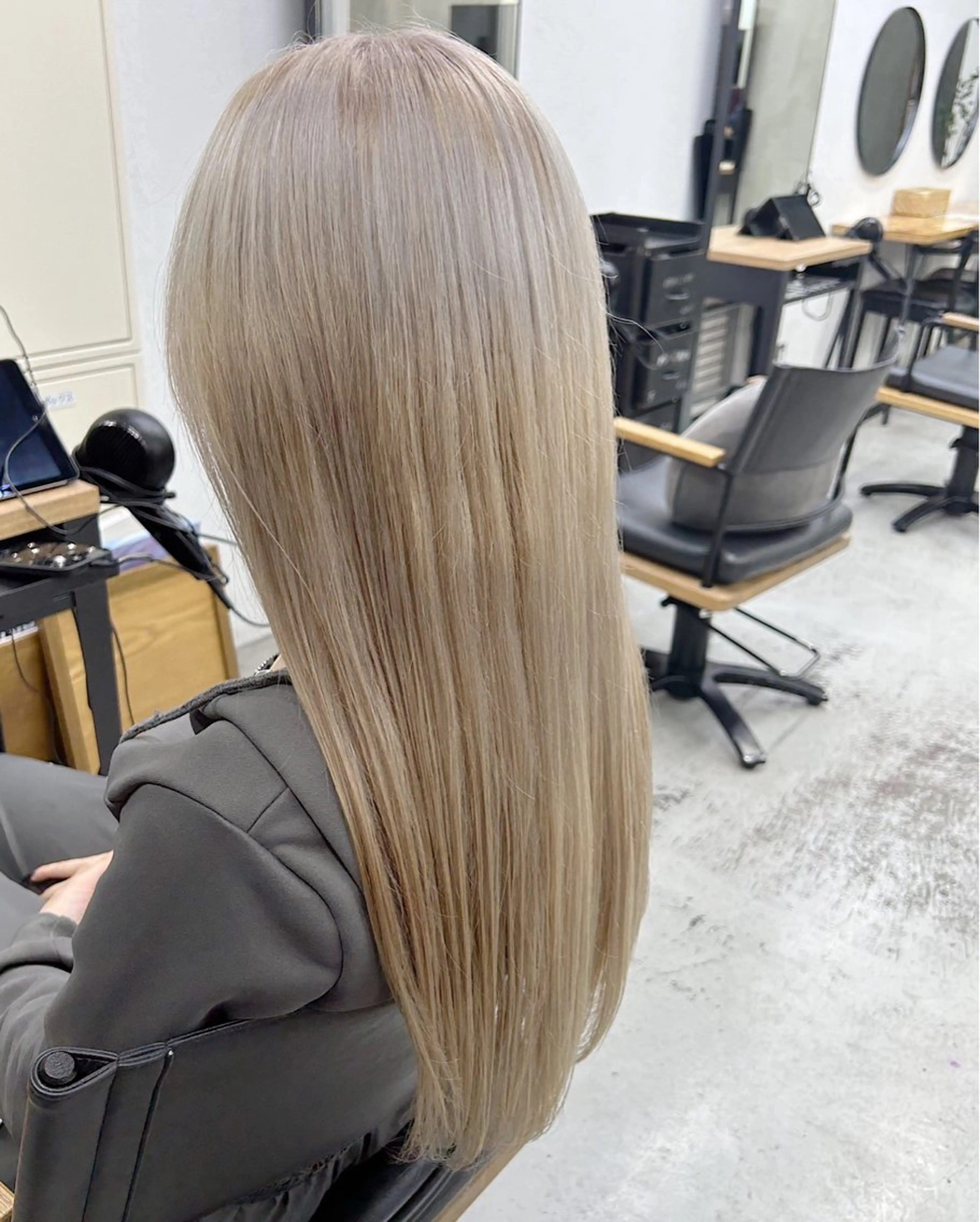 ロング カラー 🫐寒色系カラー 🫐ヤマナカリリカのヘアスタイル