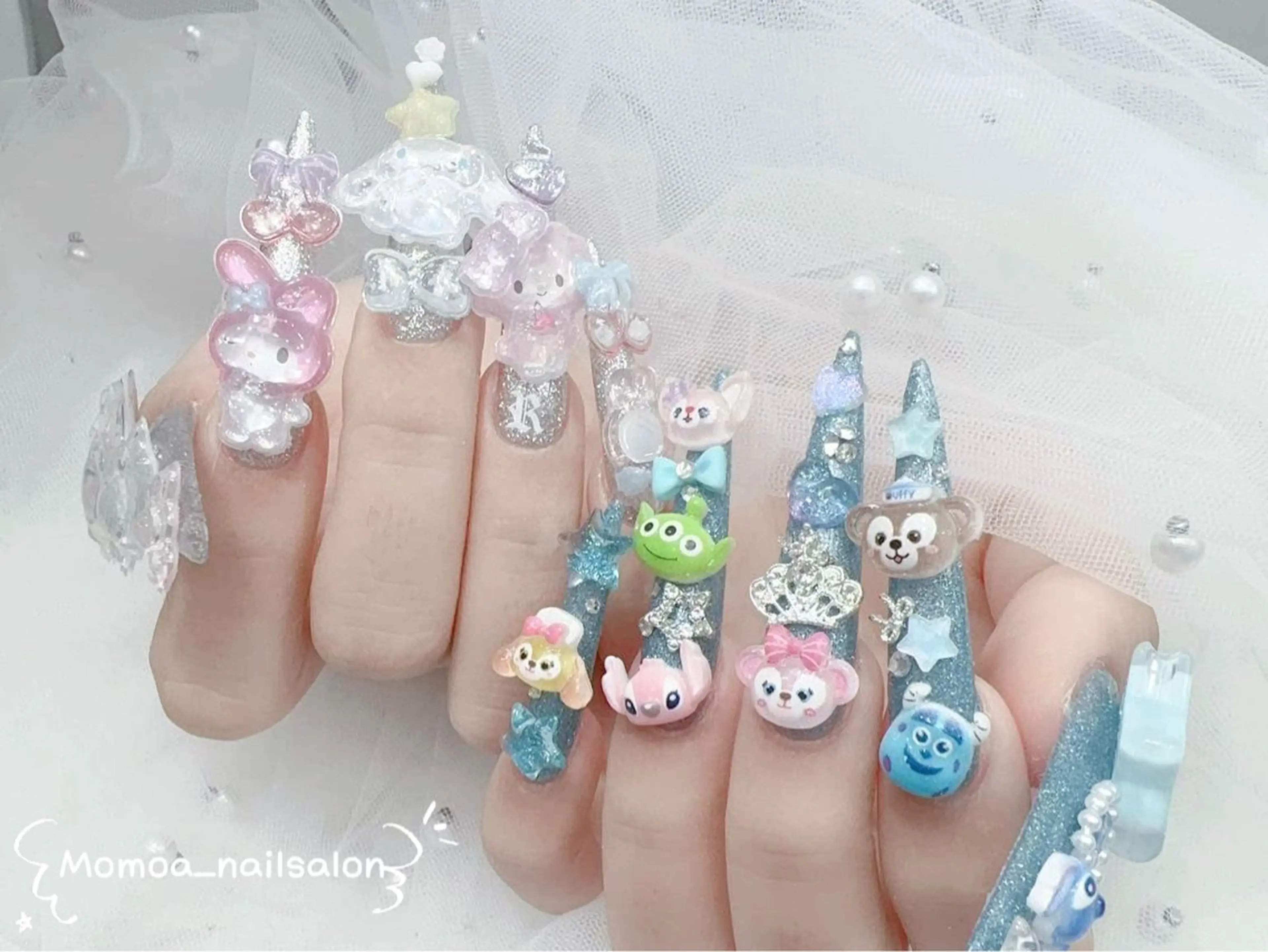 ネイル 成人式 ロングネイル マグネットネイル 大理石ネイル(マーブル) リボン ハンドネイル Momoa nail salon所属・MoMoA Nail ネイル長さ出し専門店のネイルデザイン