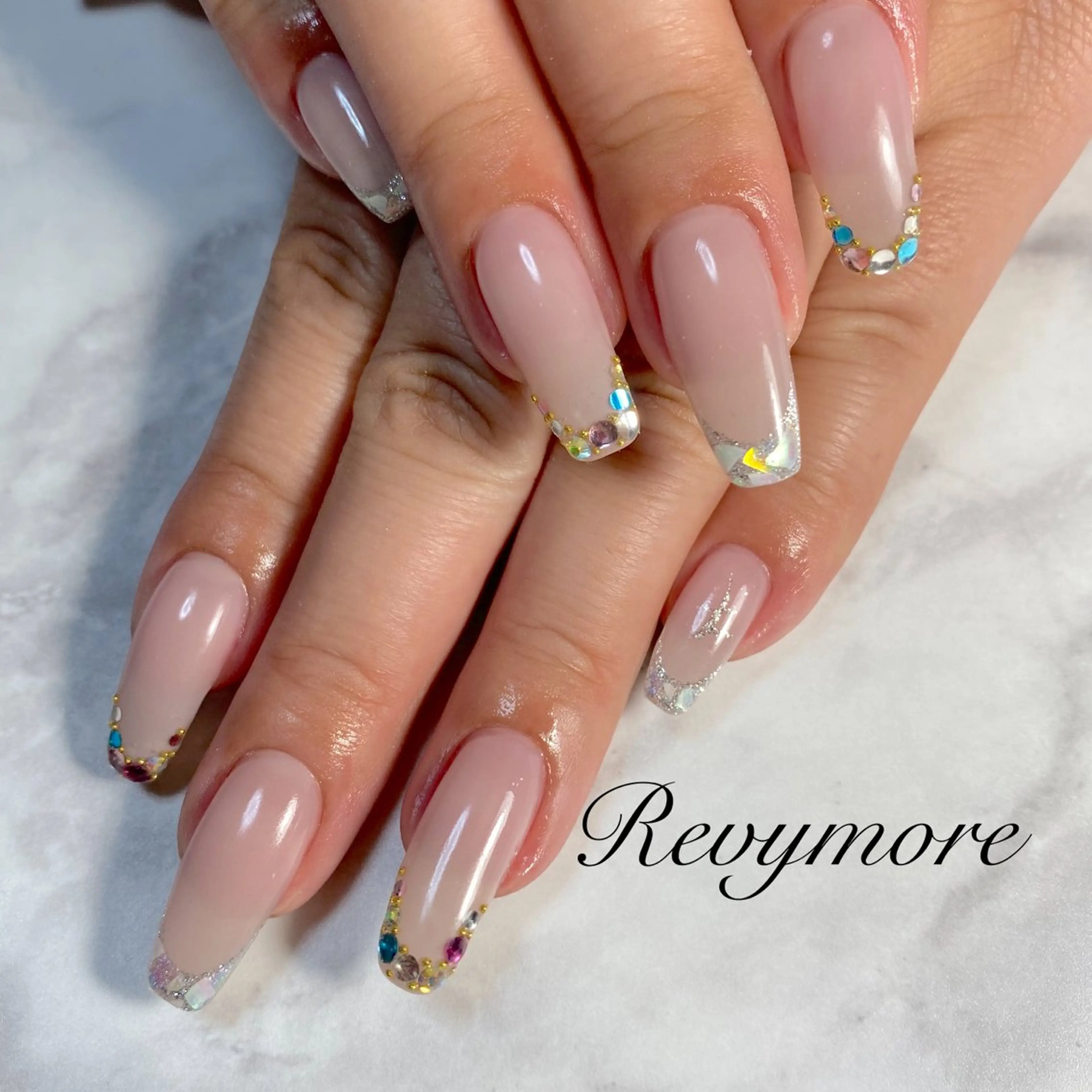 ネイル フレンチネイル ジェルネイル キラキラネイル 韓国ネイル ニュアンスネイル nail salon Revymore所属・nail salon Revymoreのネイルデザイン