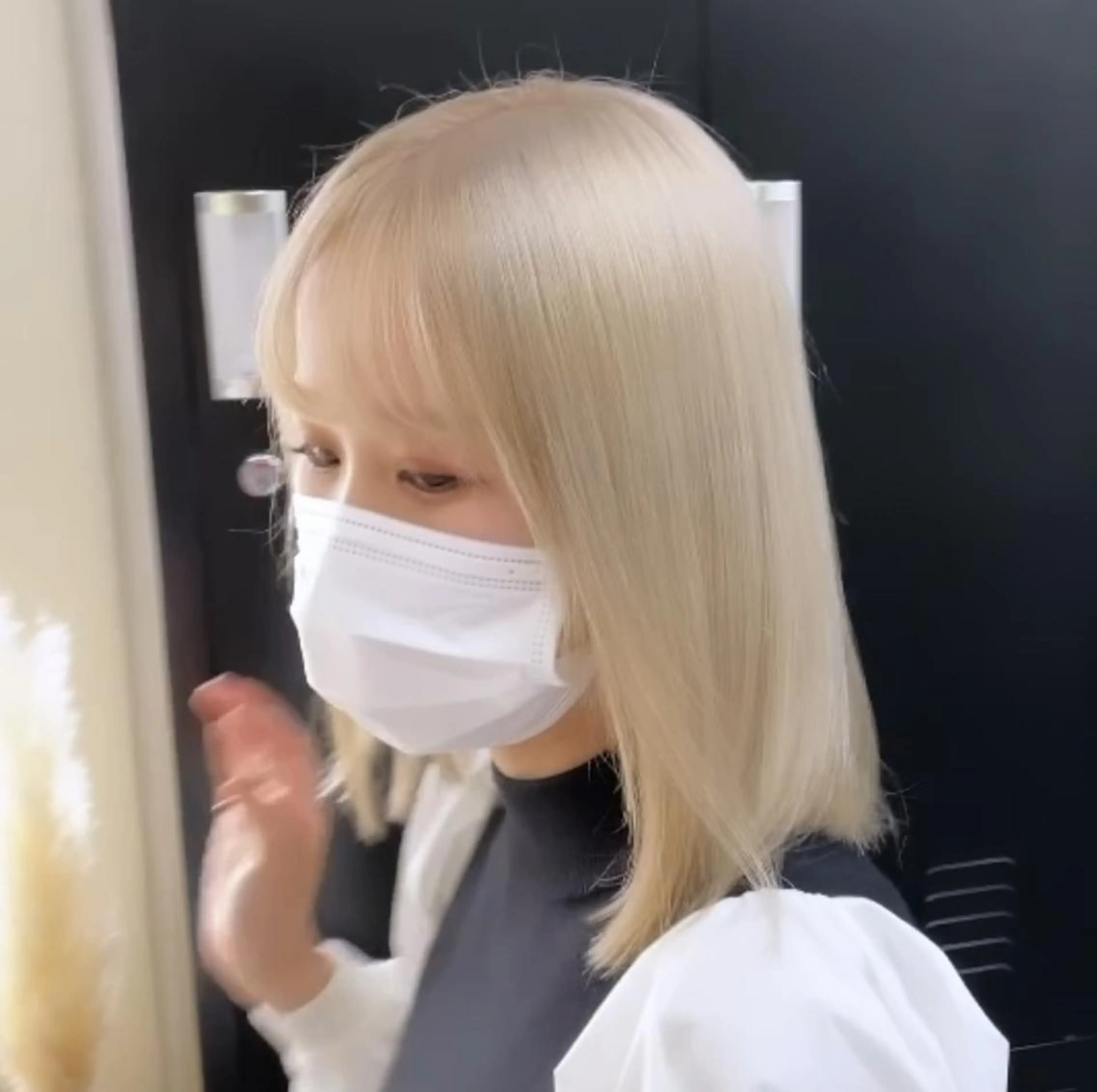 カラー ロング メンズ パーマ ヘアアレンジ キッズ ネイル マツエク・マツパ アイブロウ メンズバレイヤージュ メンズブリーチ フェードカット メンズハイライト メンズハイトーン ヘアカラー トリートメント 髪質改善🇰🇷 レイヤーカット/梅田のヘアスタイル