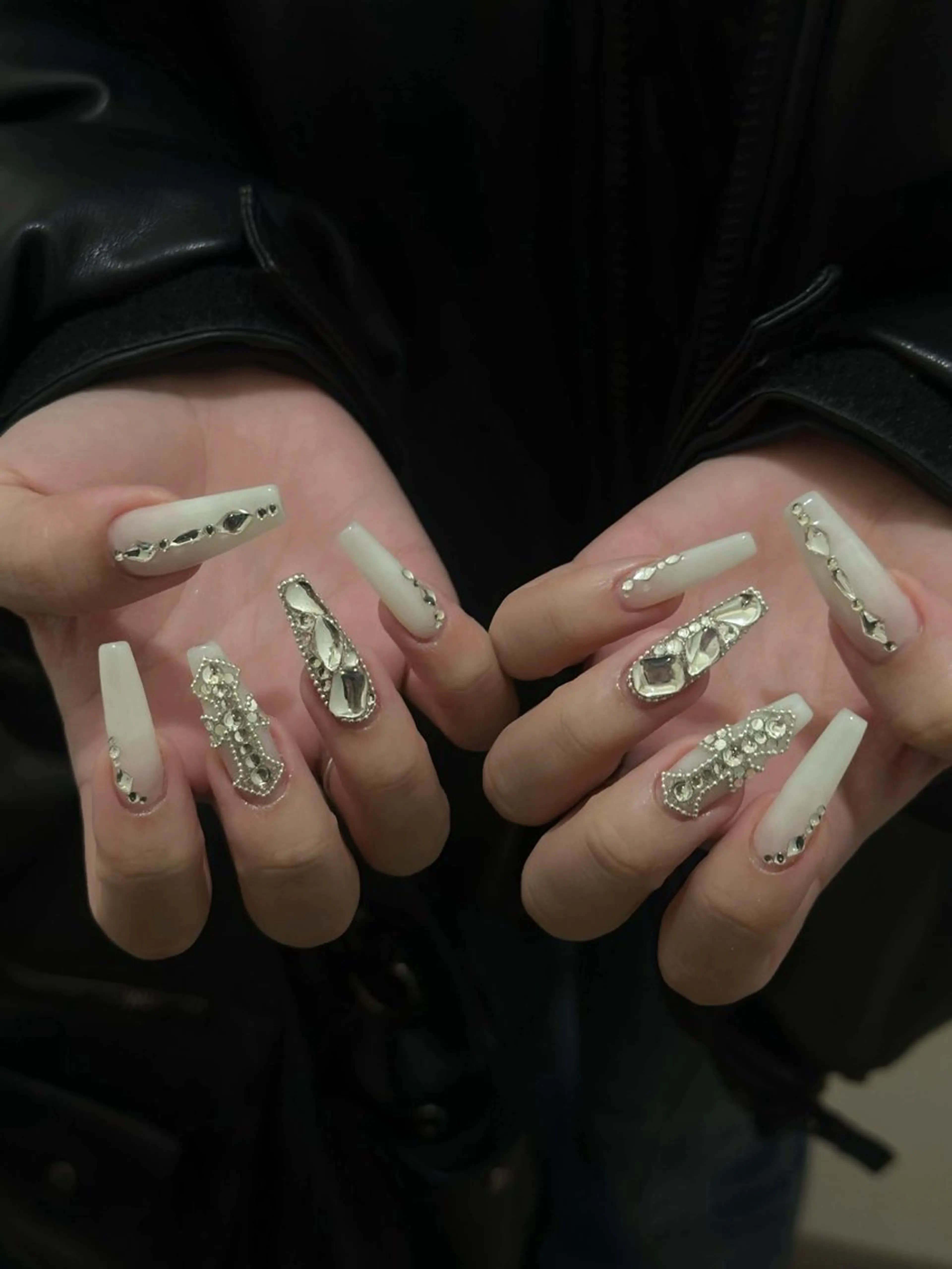 ネイル オーロラネイル ボルドー ブラウン 氷ネイル・うるうるネイル キラキラネイル Julli NailStudioのネイルデザイン