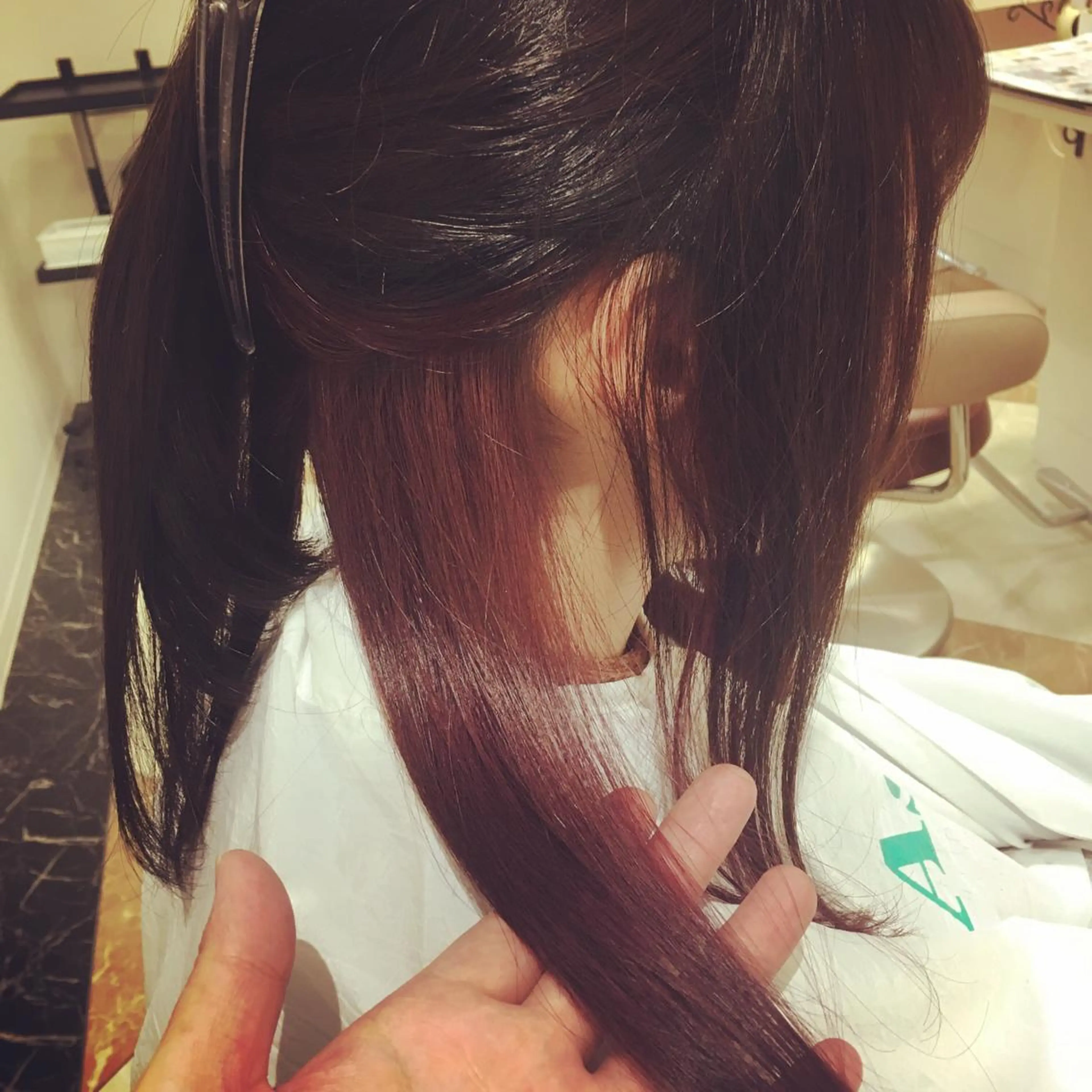 セミロング カラー インナーカラー カット ヘアカラー トリートメント 阪口 雄佑のヘアスタイル