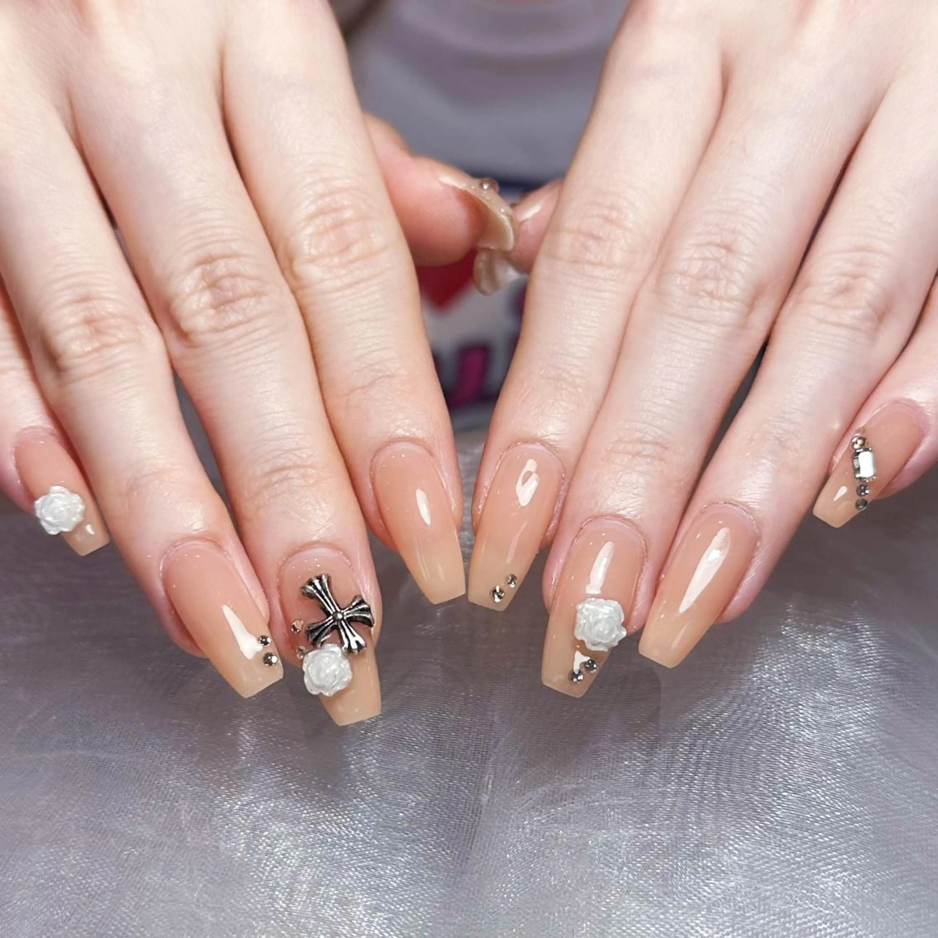ネイル アートネイル オーロラネイル ガーリー キラキラネイル 韓国ネイル ハンドネイル DIAMOND 💅のネイルデザイン