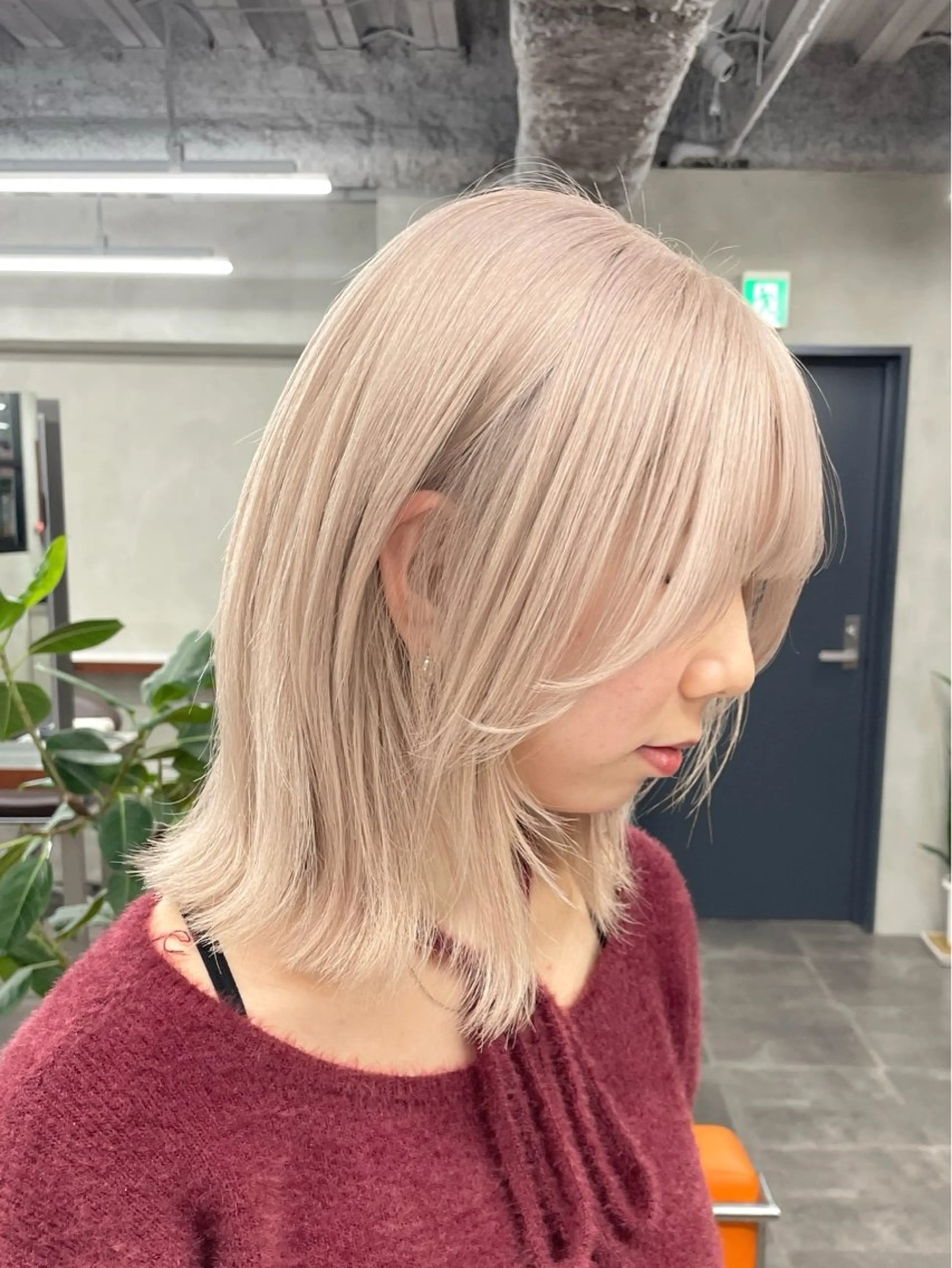ロング アッシュ ボブ エクステ 顔まわりレイヤー 顔周りカット カット ヘアカラー トリートメント nico TOKYO 渋谷所属・ハイトーンブリーチ 特化🌈フジタハルキのヘアスタイル