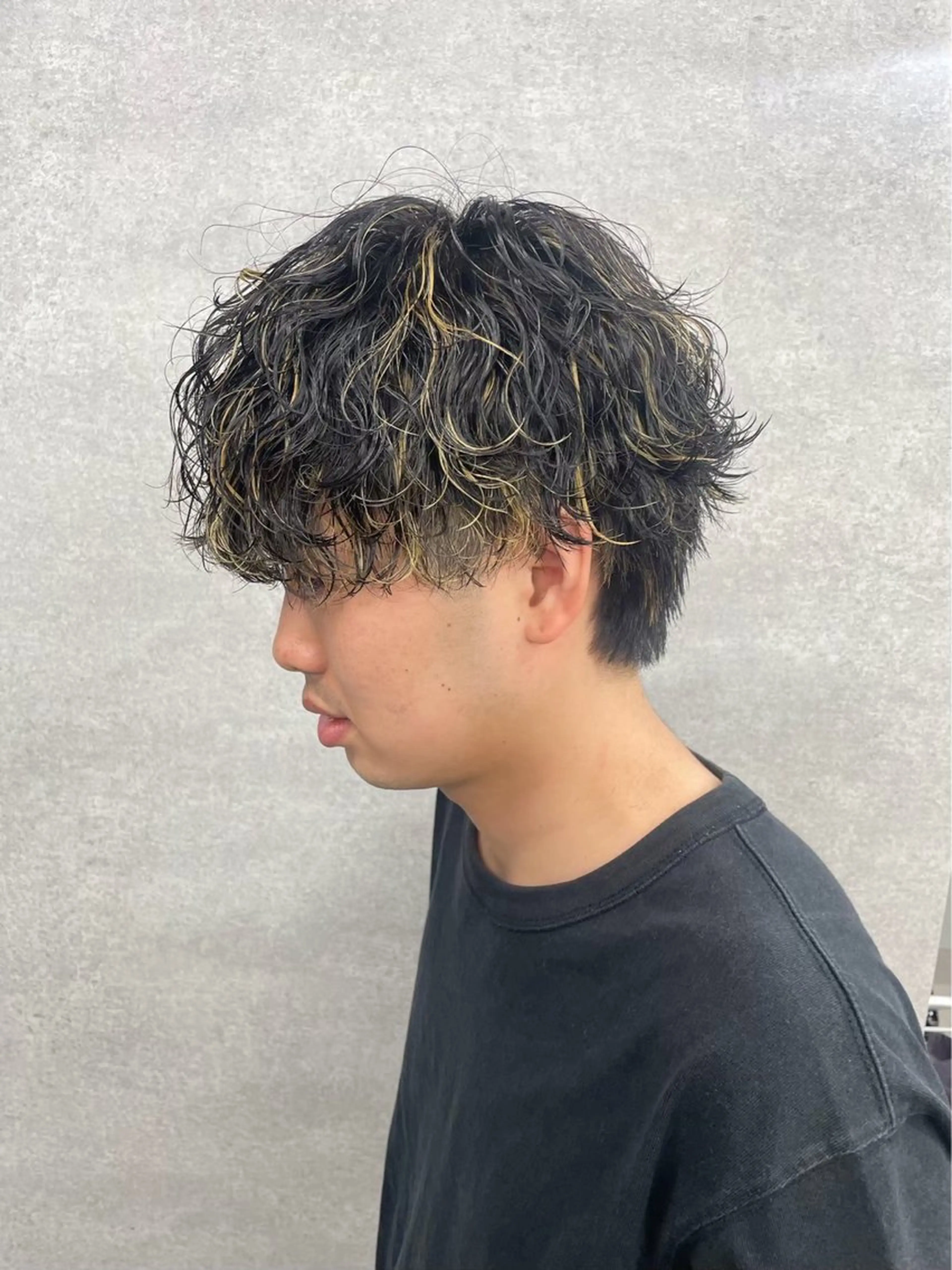パーマ ヘアアレンジ メンズ メンズハイライト メンズパーマ 波巻きパーマ 川合 智之のヘアスタイル