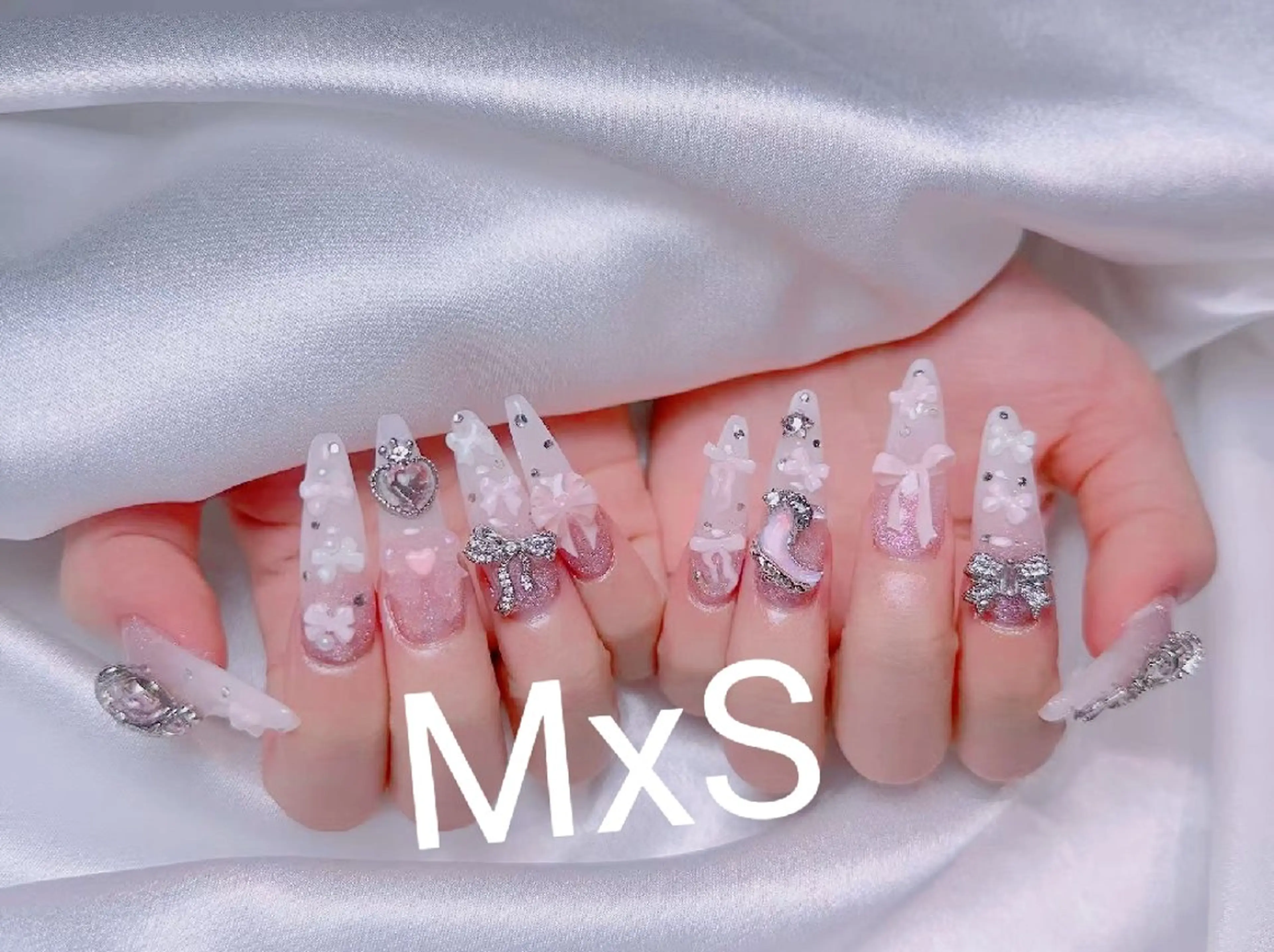 ネイル ハンドネイル MxS Nail(長さだし/フィルイン/マグネット/韓国ネイル/ワンホンネイル/ワンカラー)所属・MxS リィリィのネイルデザイン