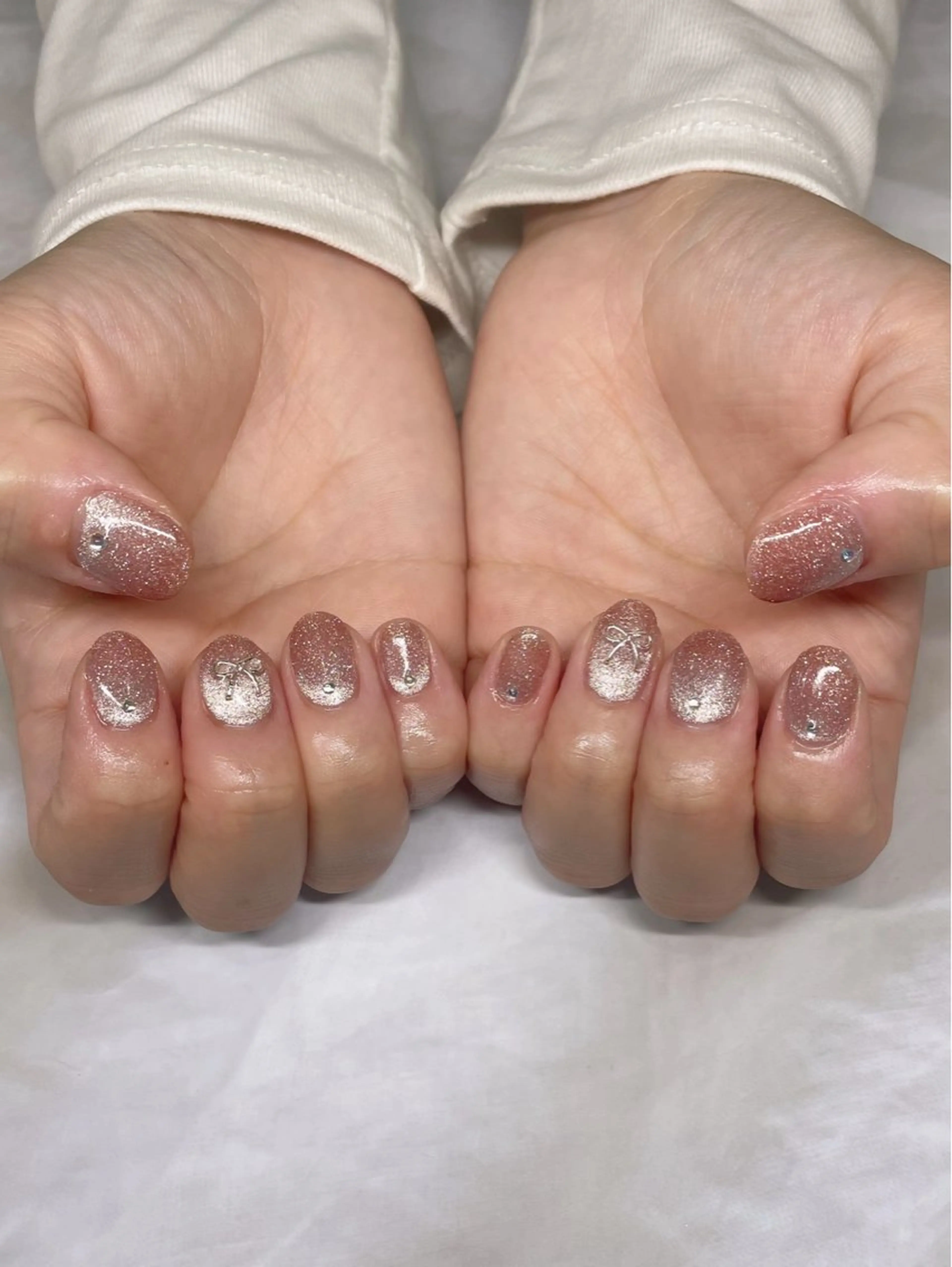 ♥️10月限定♥️【オフなし】ハンドキラめくマグネットネイル💅🏻💎パラジェル変更OKの写真
