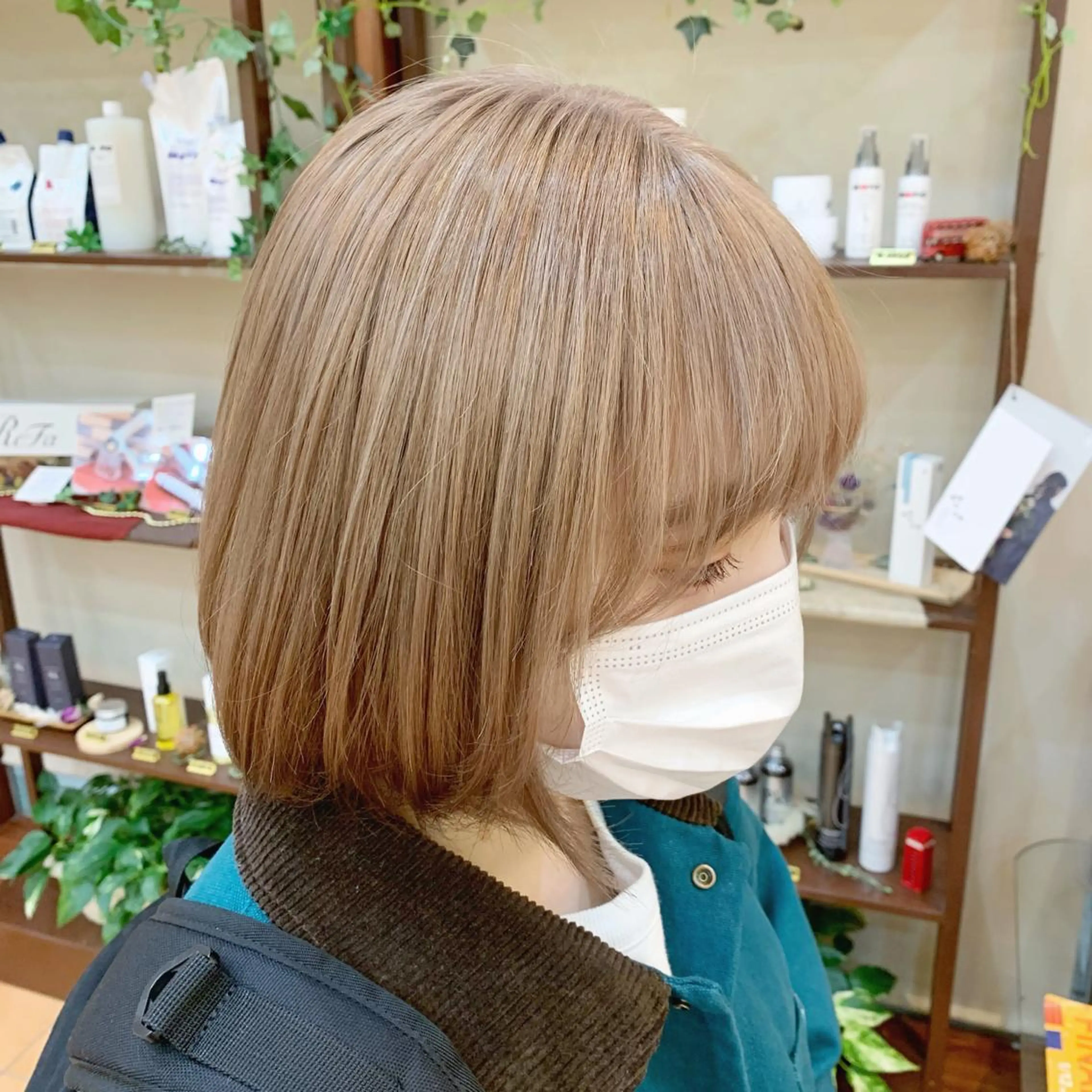 ミディアム カラー ブリーチ 安齋 大樹 /くびれショートのヘアスタイル
