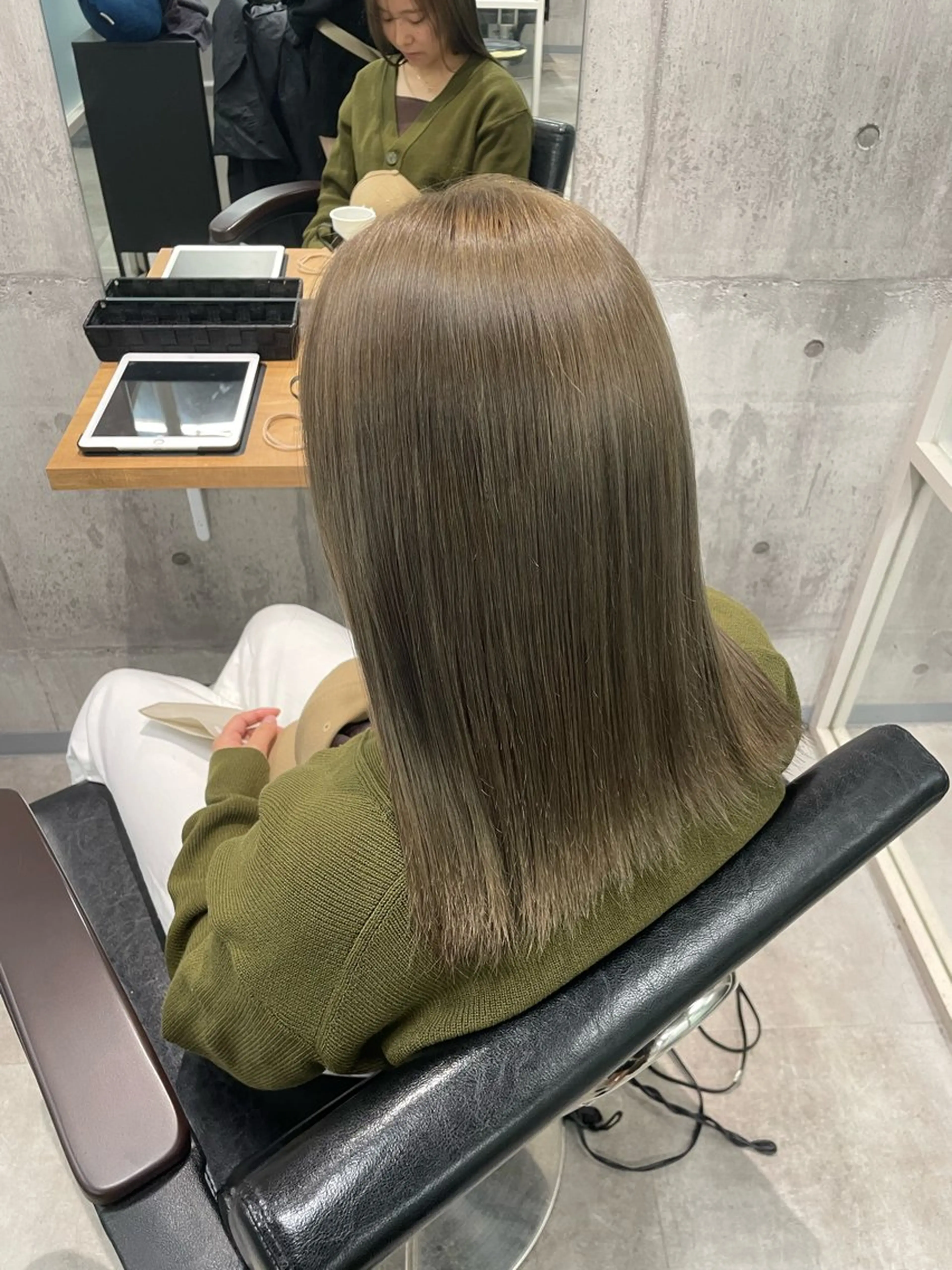 セミロング カット ヘアカラー トリートメント ayano /レイヤー/艶カラーのヘアスタイル
