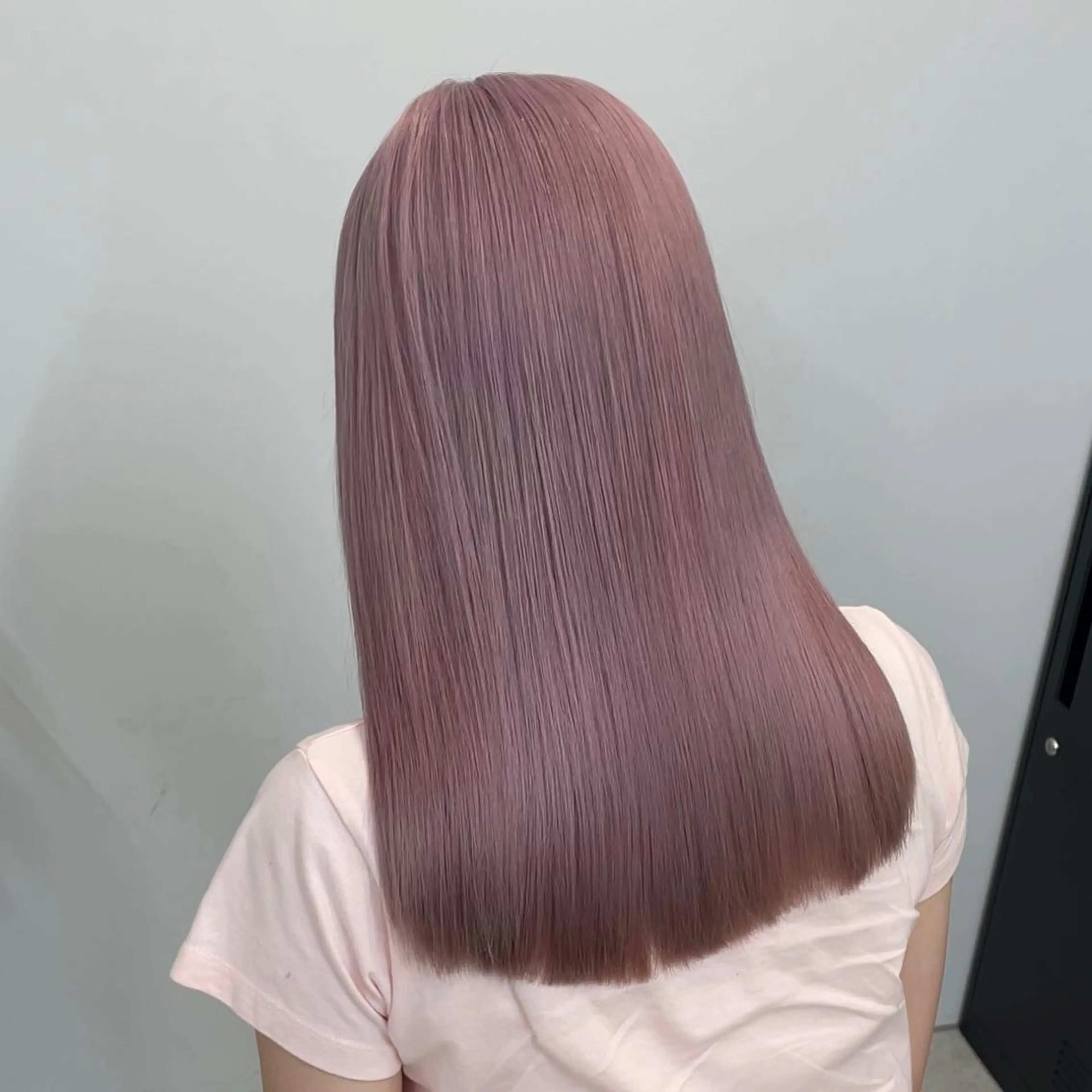 セミロング カラー パーマ ヘアアレンジ メンズ キッズ ネイル マツエク・マツパ アイブロウ メンズバレイヤージュ メンズブリーチ フェードカット メンズハイライト メンズハイトーン ヘアカラー トリートメント 髪質改善🇰🇷 レイヤーカット/梅田のヘアスタイル