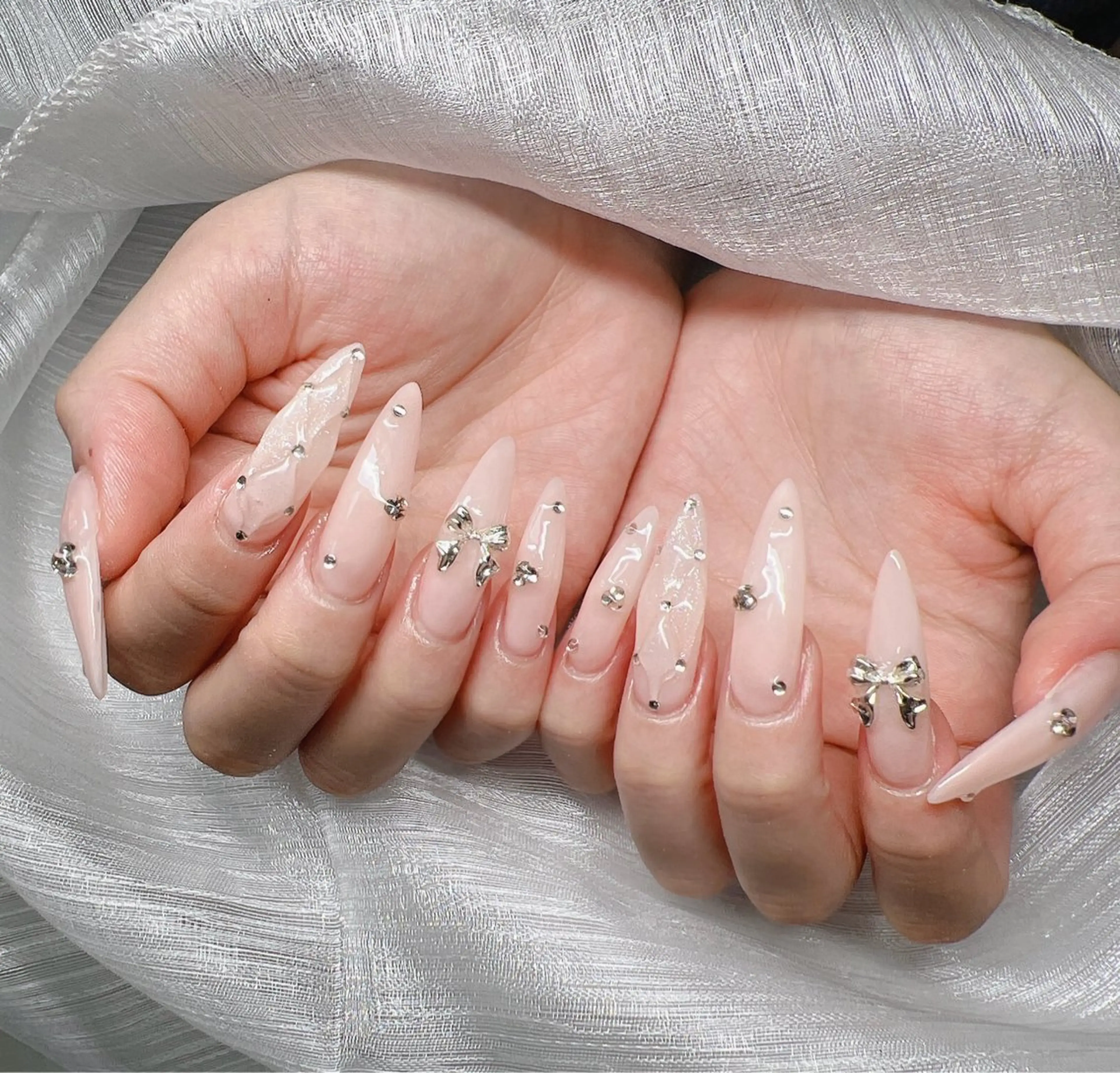 ネイル 長さ出し グラデーション 卒業式 キラキラネイル マグネットネイル ハンドネイル Lee Nailsのネイルデザイン