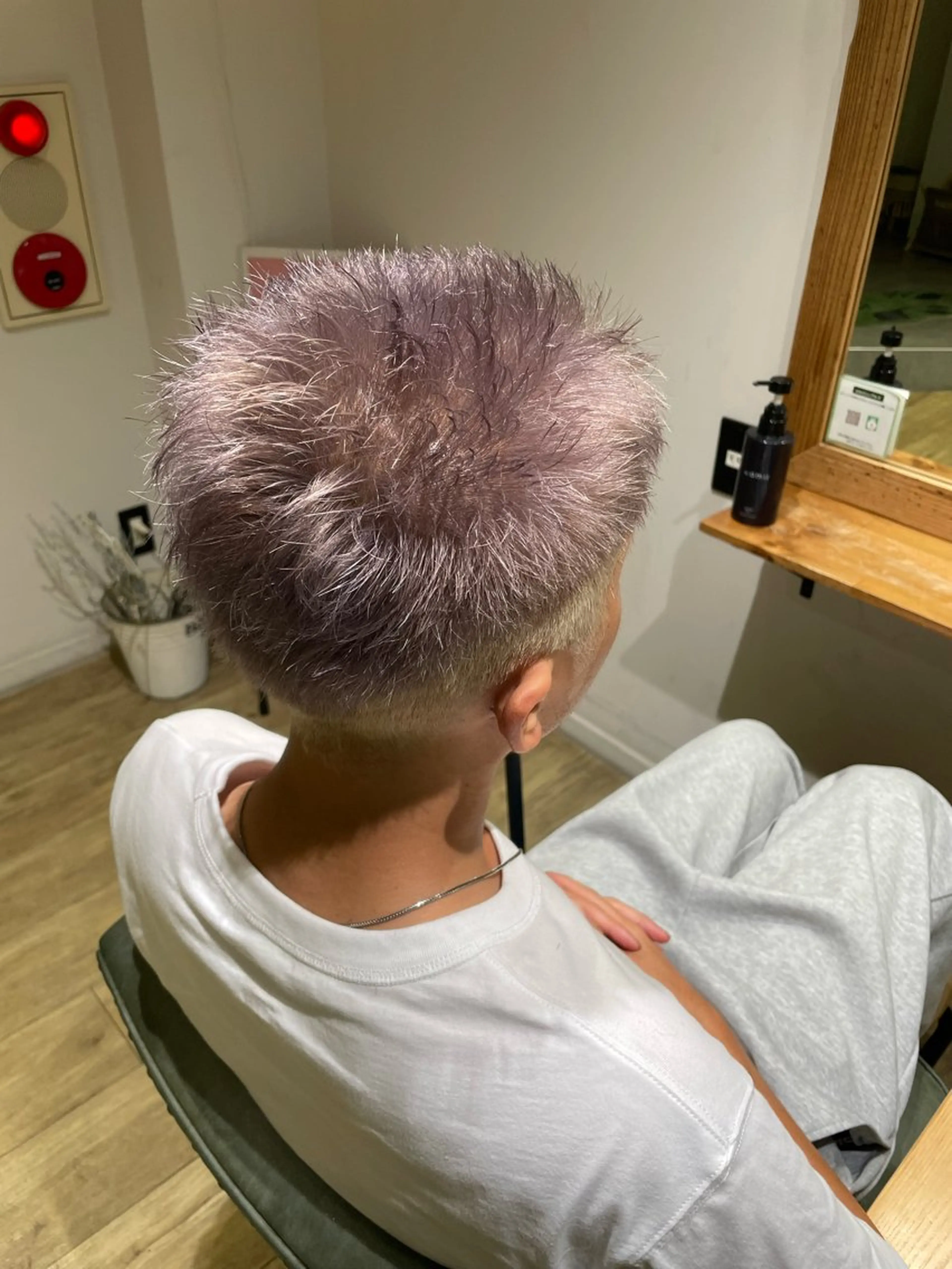 ショート ヘアカラー ブリーチ超特化美容師 ☯️ルカ✡️💫のヘアスタイル