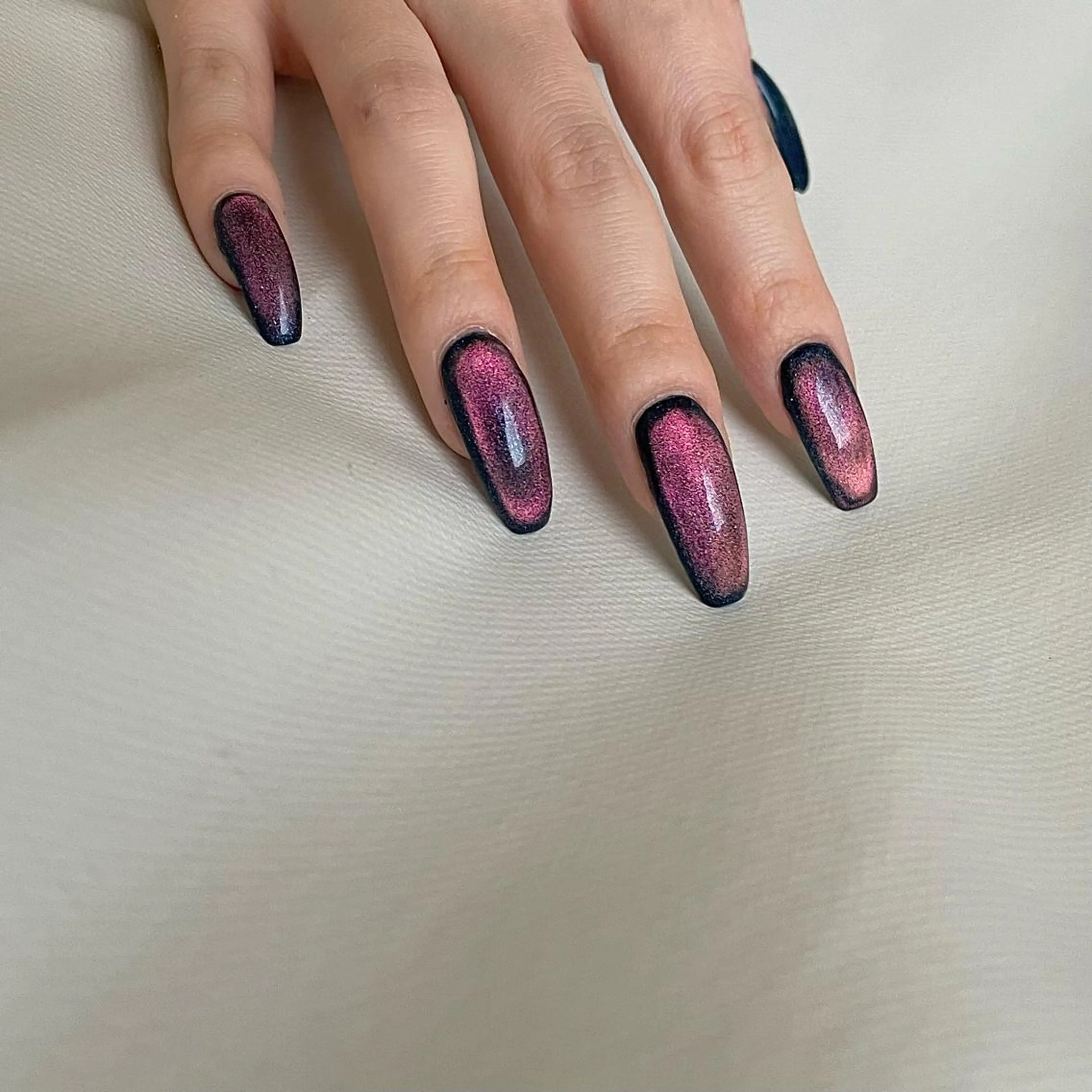 ネイル ジェルネイル マグネットネイル ワンカラーネイル ハンドネイル Nailsalon BLOOM🌷 山崎のネイルデザイン