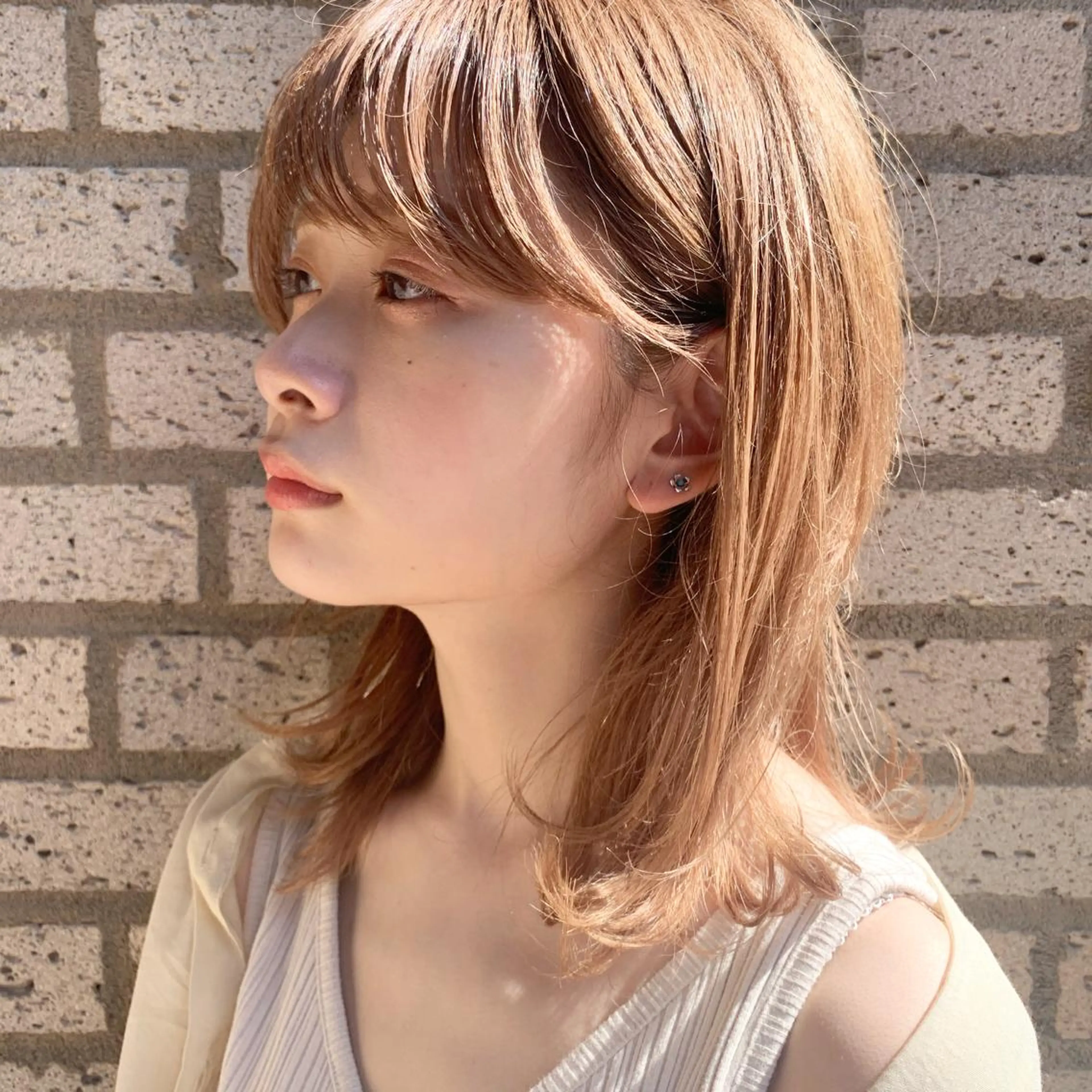 セミロング カラー ベージュカラー レイヤーカット ヘアカラー トリートメント chama レイヤーカットのヘアスタイル