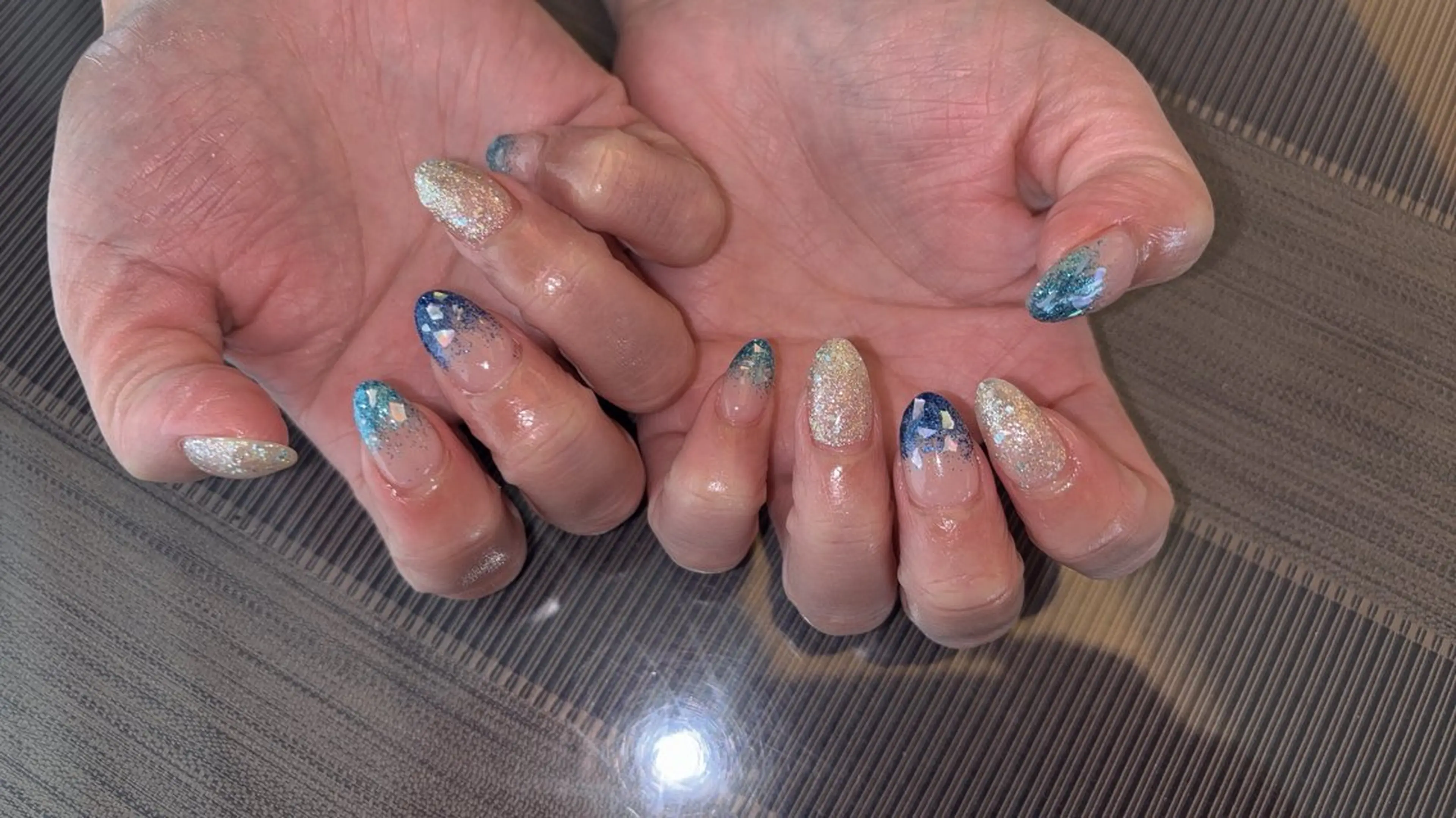 ネイル グラデーション ラメ(グリッター) ラメグラデーション ワンカラーネイル ハンドネイル coco nailのネイルデザイン