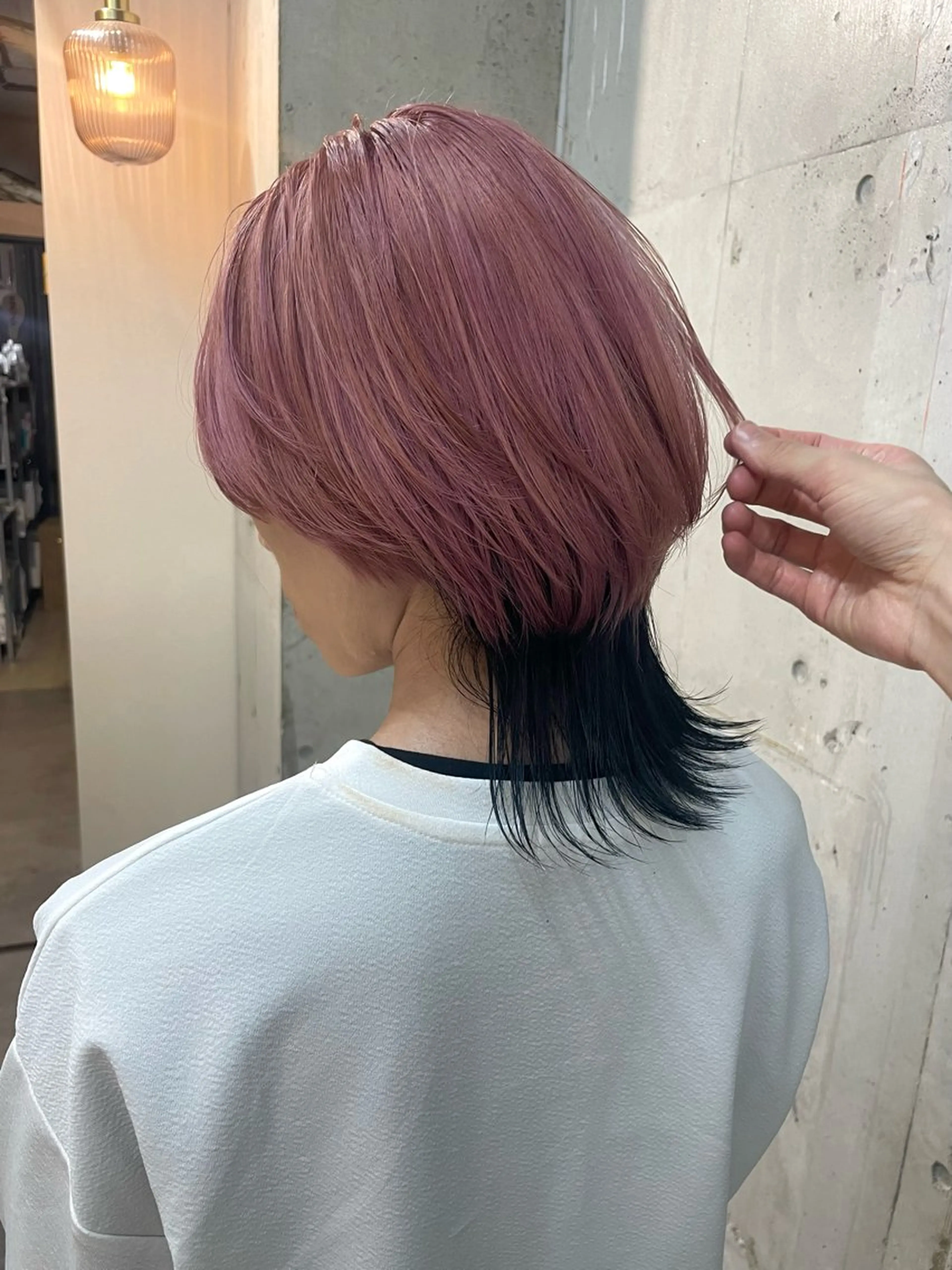 ミディアム カラー メンズ 黒髪 ピンクカラー ヘアカラー lani hair salon所属・SHOTO ハイトー ン/デザインカラーのヘアスタイル