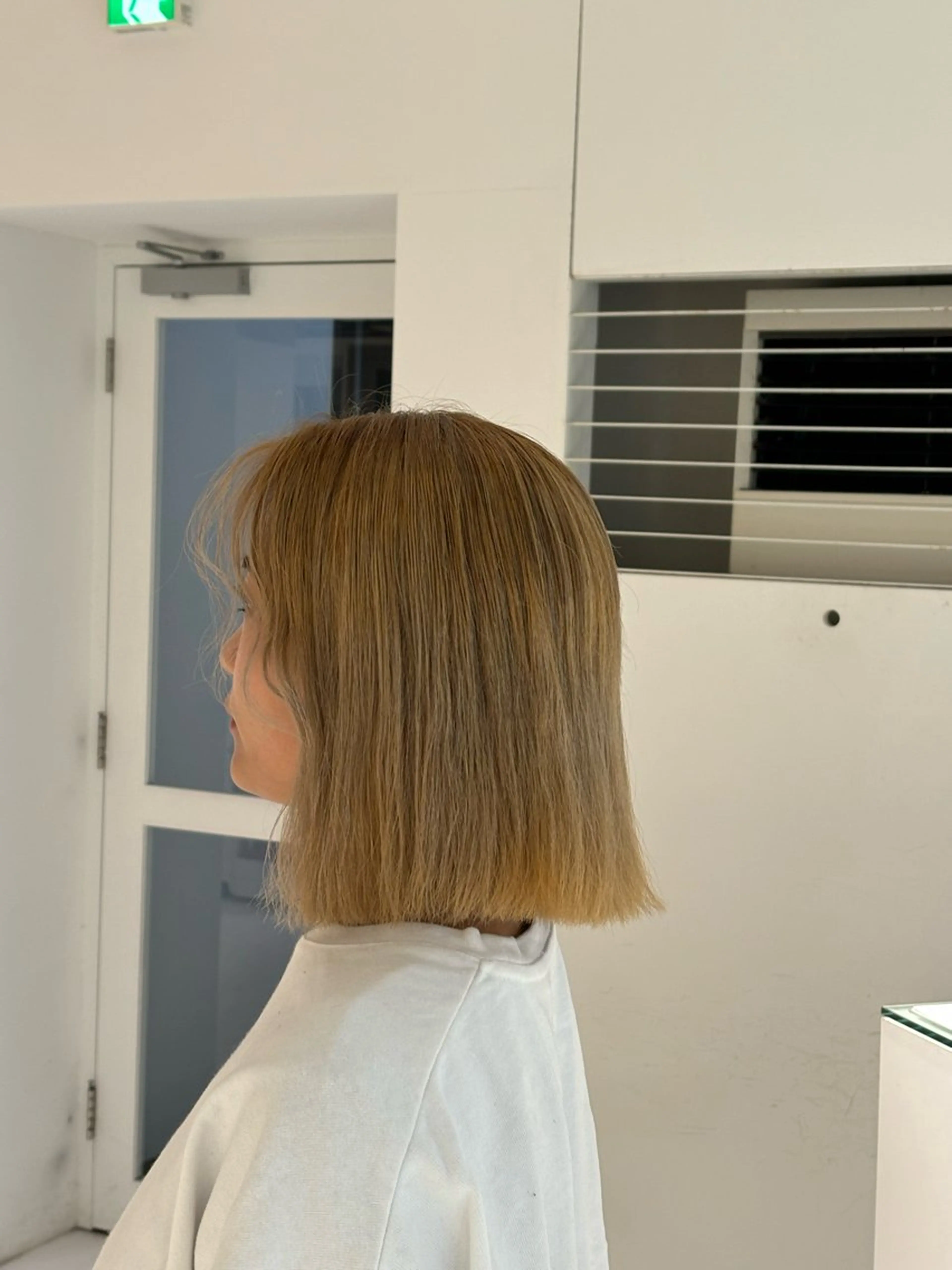 ショート カラー ベージュカラー ブリーチ ブロンド ナチュラルカラー🎨 /YUJIのヘアスタイル