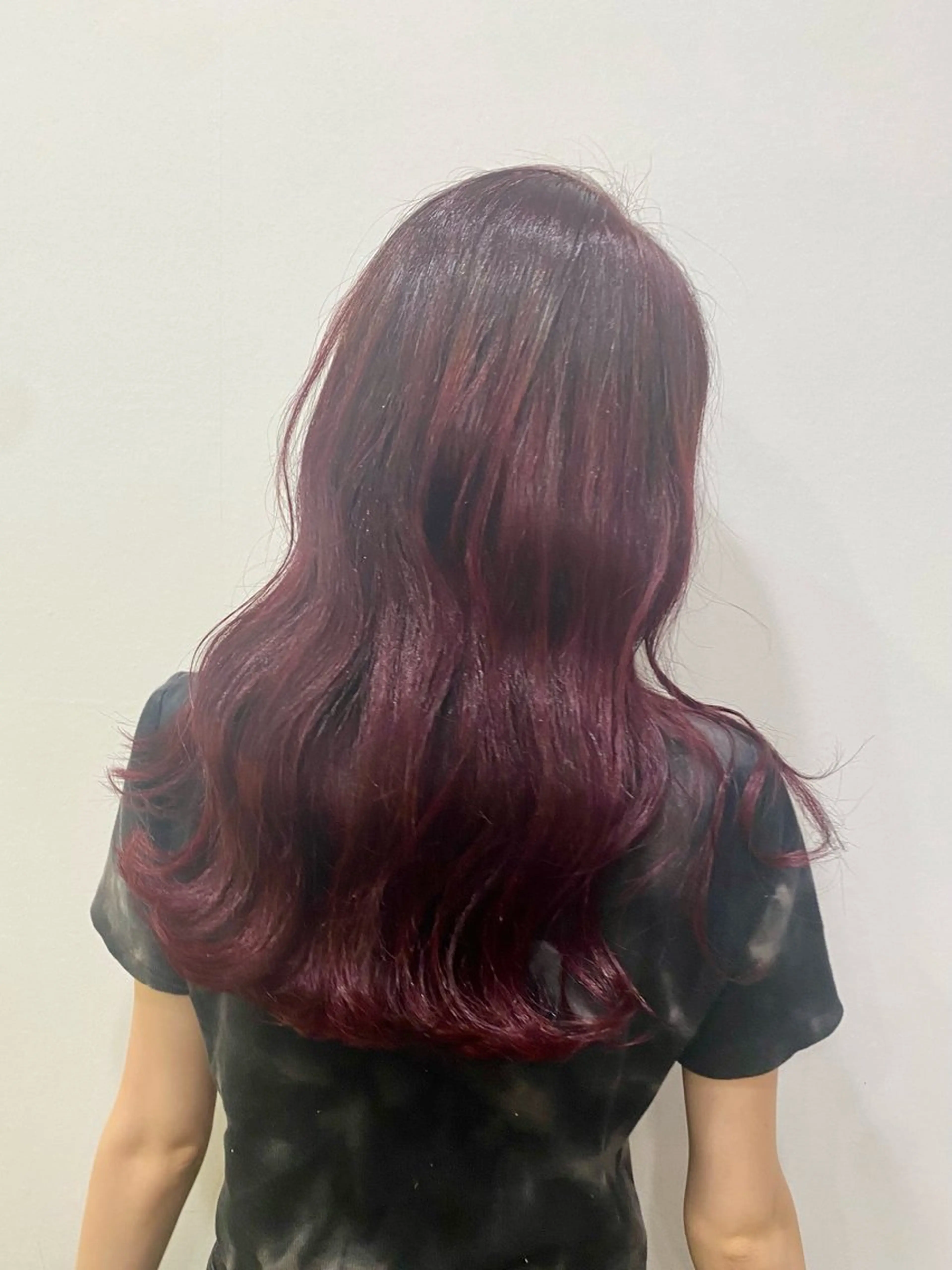 ロング カラー ブリーチ カシス ブリーチなしカラー レッドカラー トリートメント ヘアカラー 海琉/ハイトーン/ 透明感カラー💛のヘアスタイル