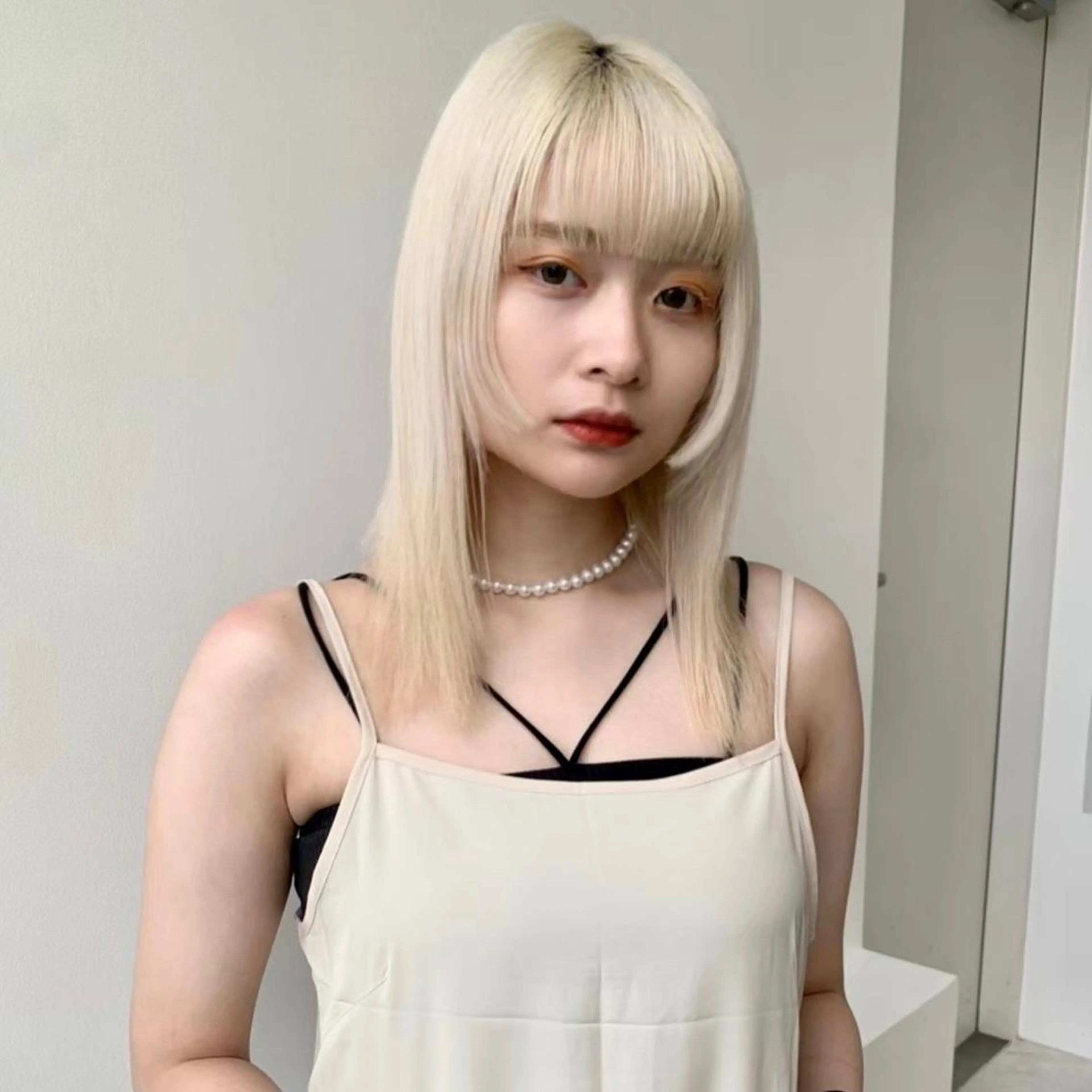 ショート カラー パーマ ヘアアレンジ メンズ キッズ ネイル マツエク・マツパ カット ヘアカラー 🧨ブリーチー×ボブ レイヤー💎じゅえるのヘアスタイル