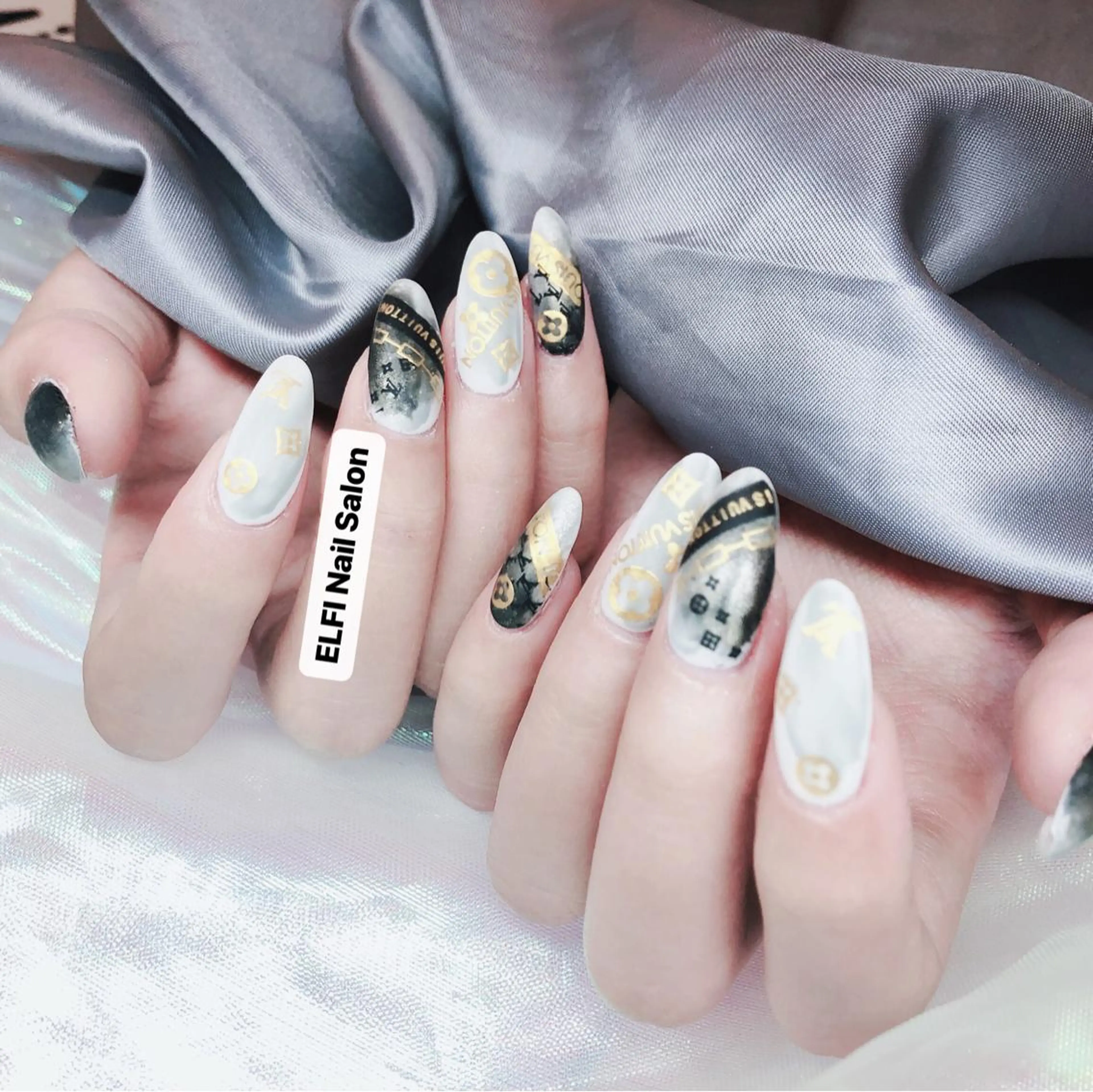 ネイル ハンドネイル 🖤スカルプ R🖤のネイルデザイン