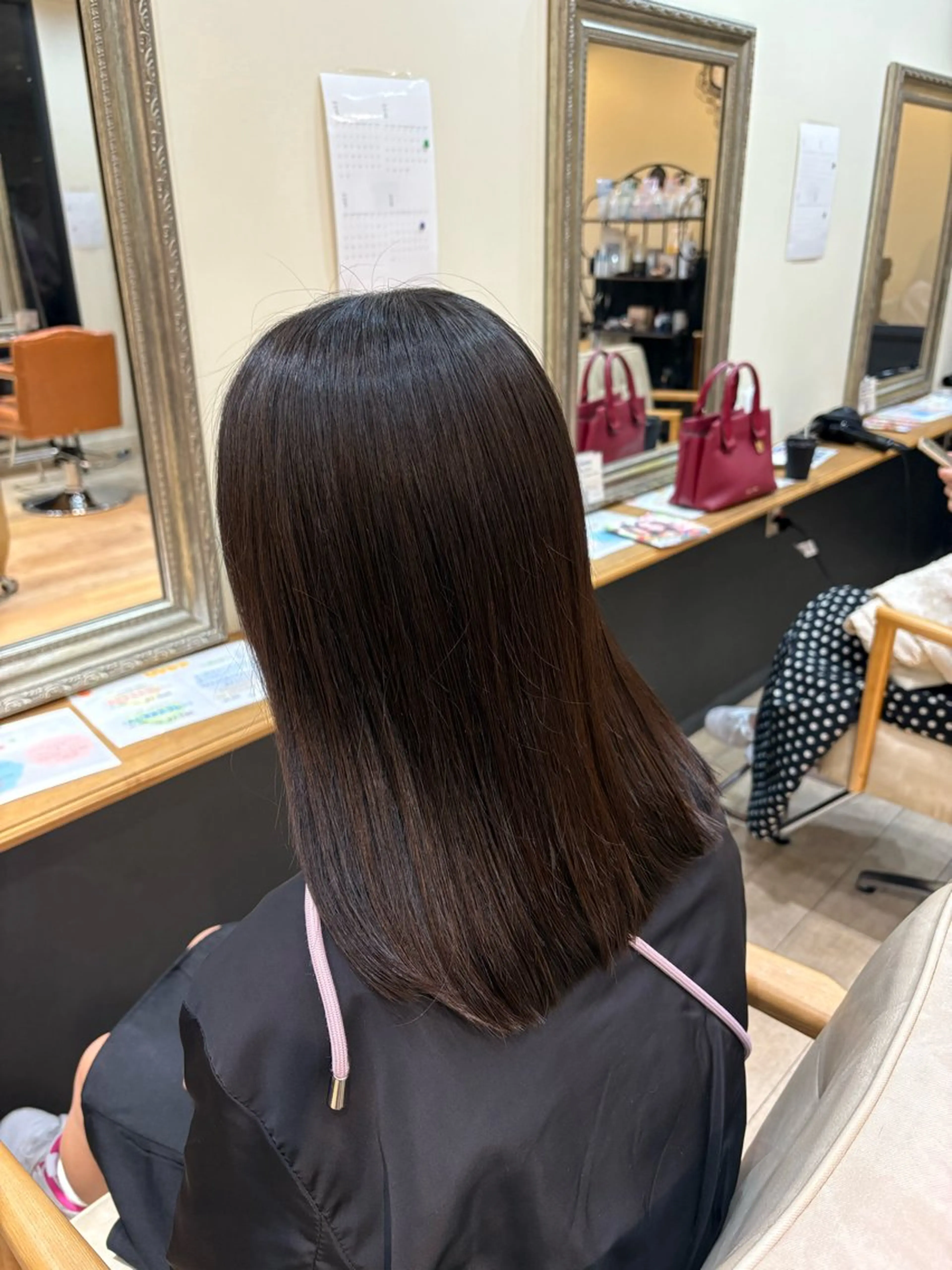 ミディアム カット しおり/🍬 KOKORO🤍のヘアスタイル