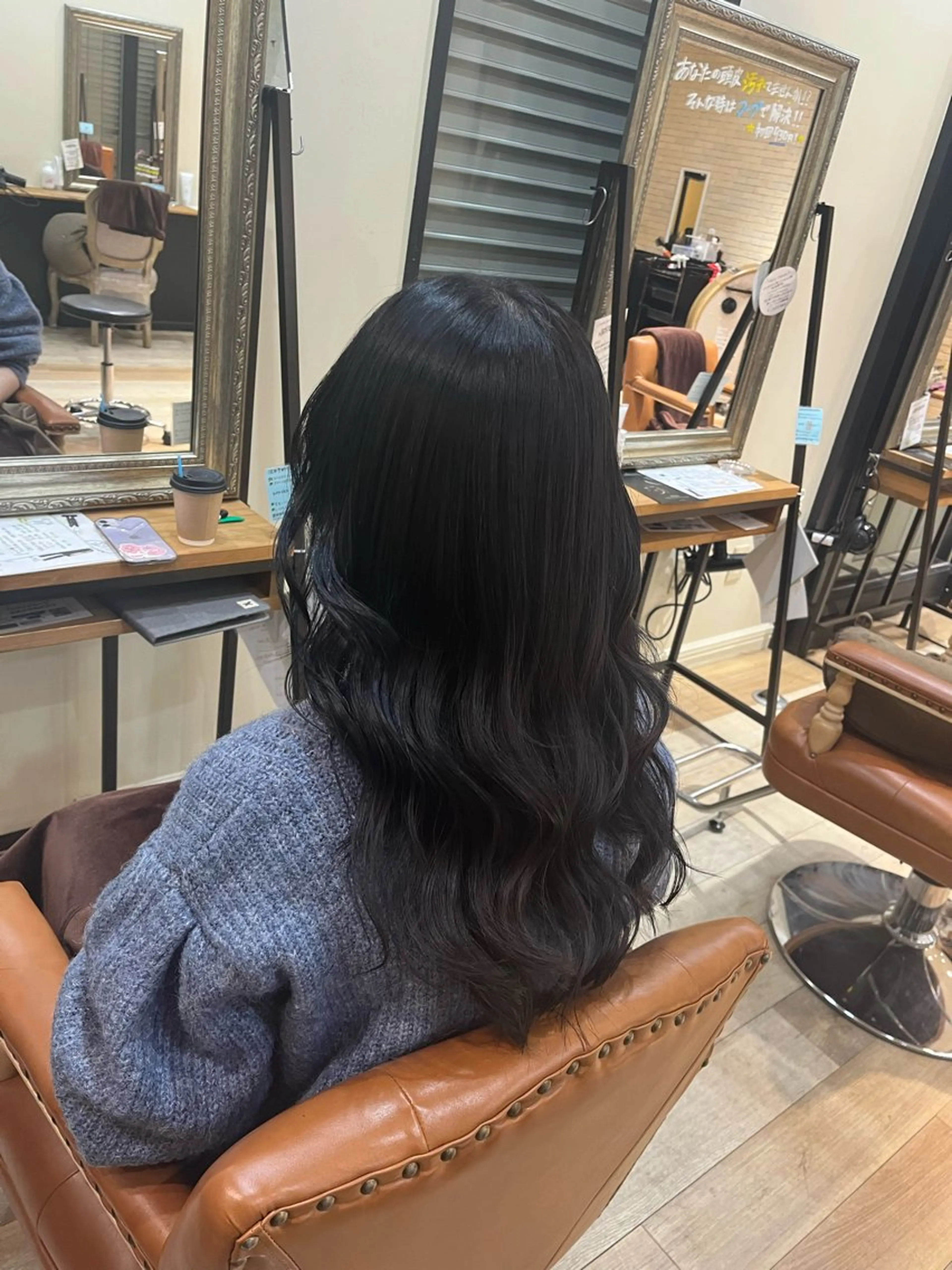 カラー ヘアカラー トリートメント しおり🍬 KOKORO🤍のヘアスタイル