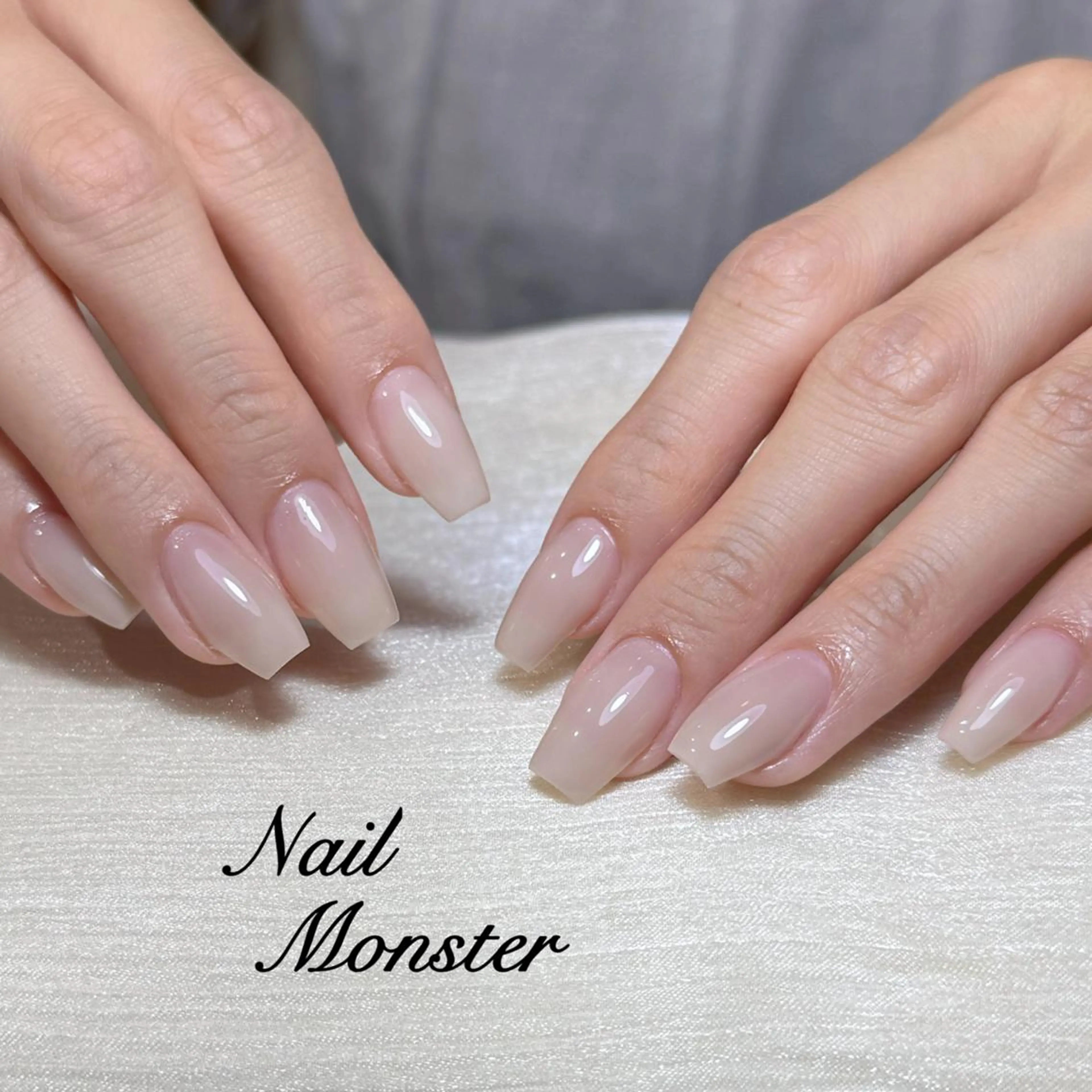 ミディアム ハンドネイル ハンドケア AYU_ Monster🎀のネイルデザイン