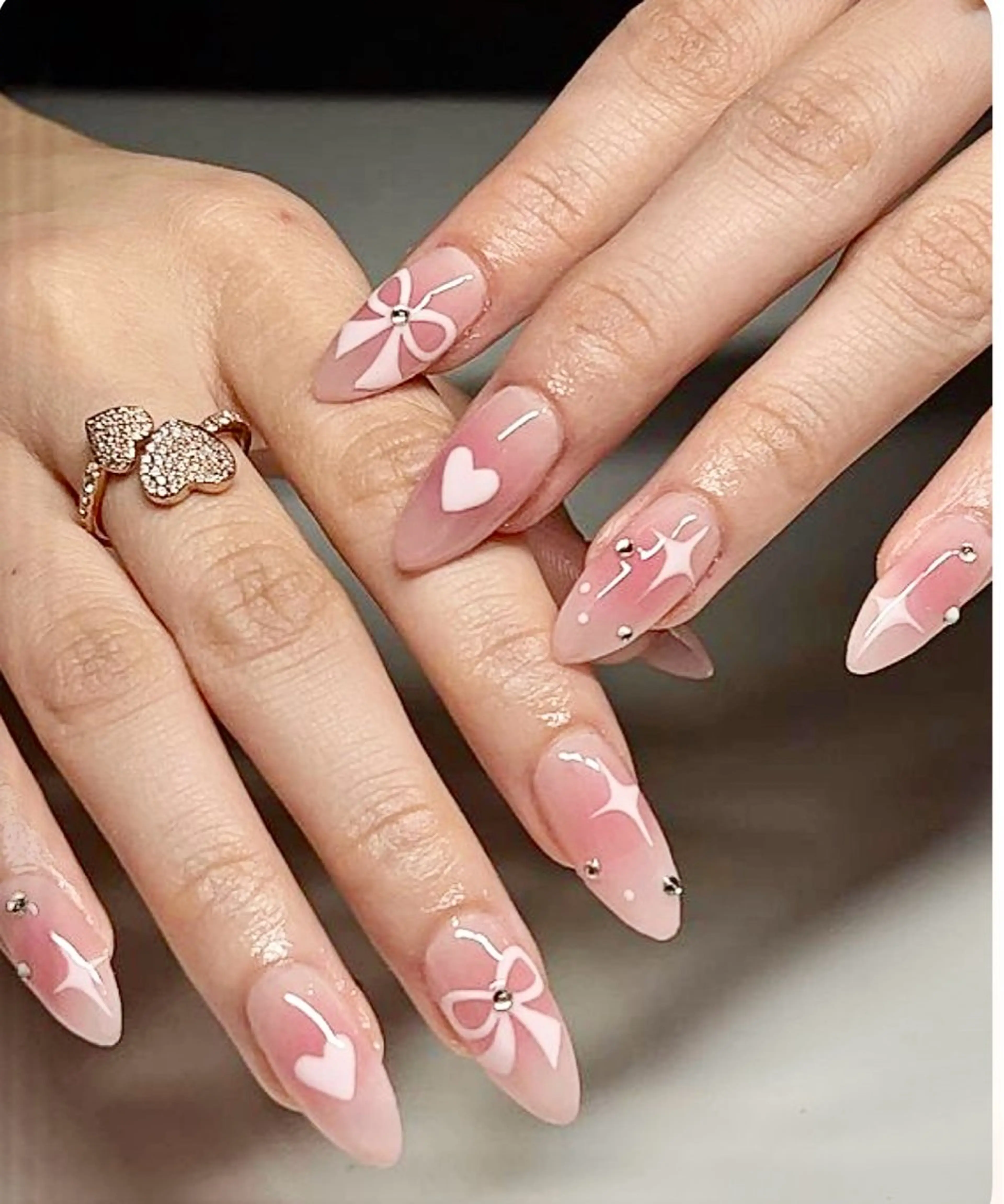 ネイル アートネイル チークネイル フレンチネイル ジェルネイル キラキラネイル Lily nails studio所属・ネイルサロン Lilyのネイルデザイン