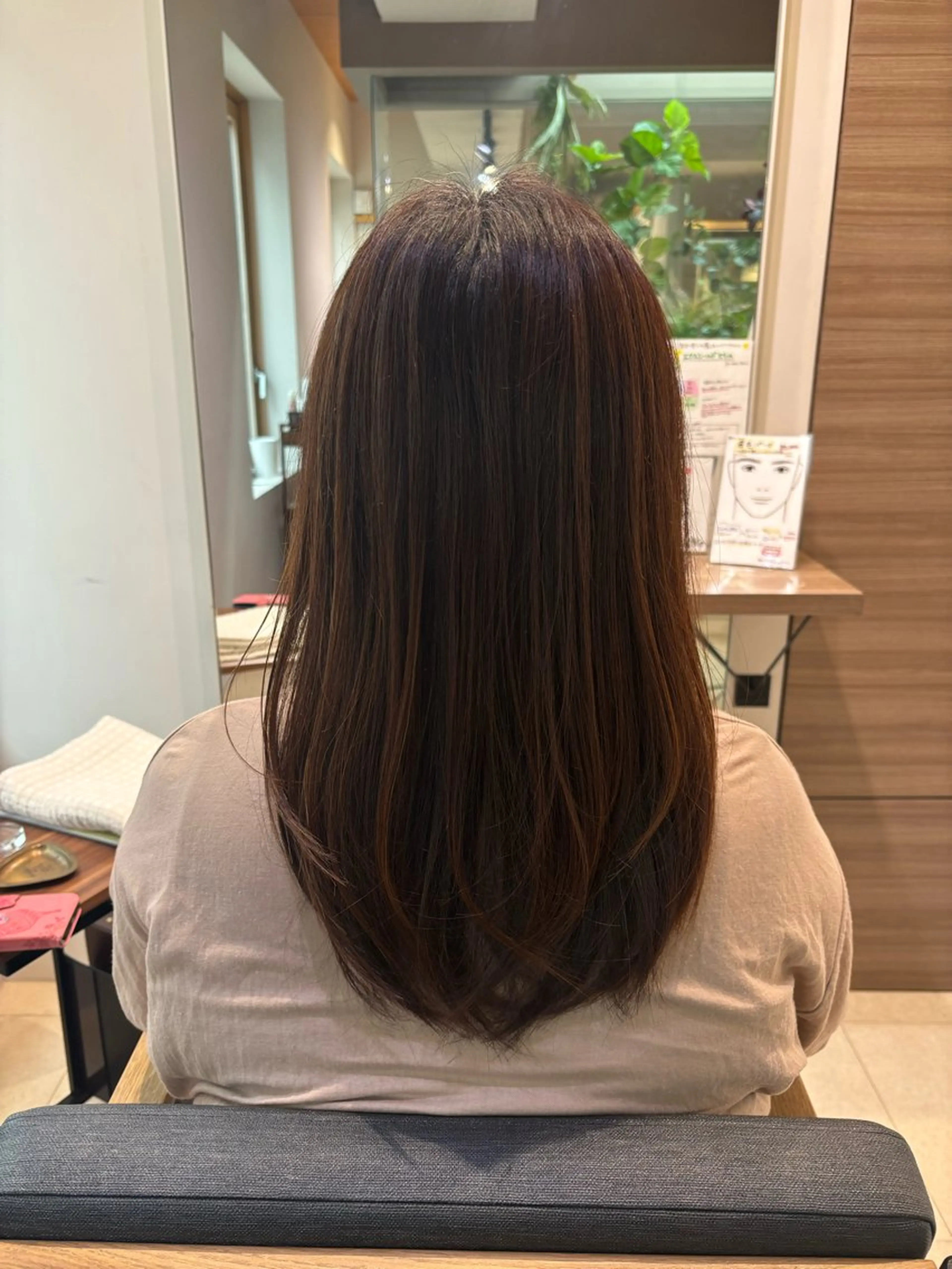 セミロング AMELY　寺田 朱里のヘアスタイル