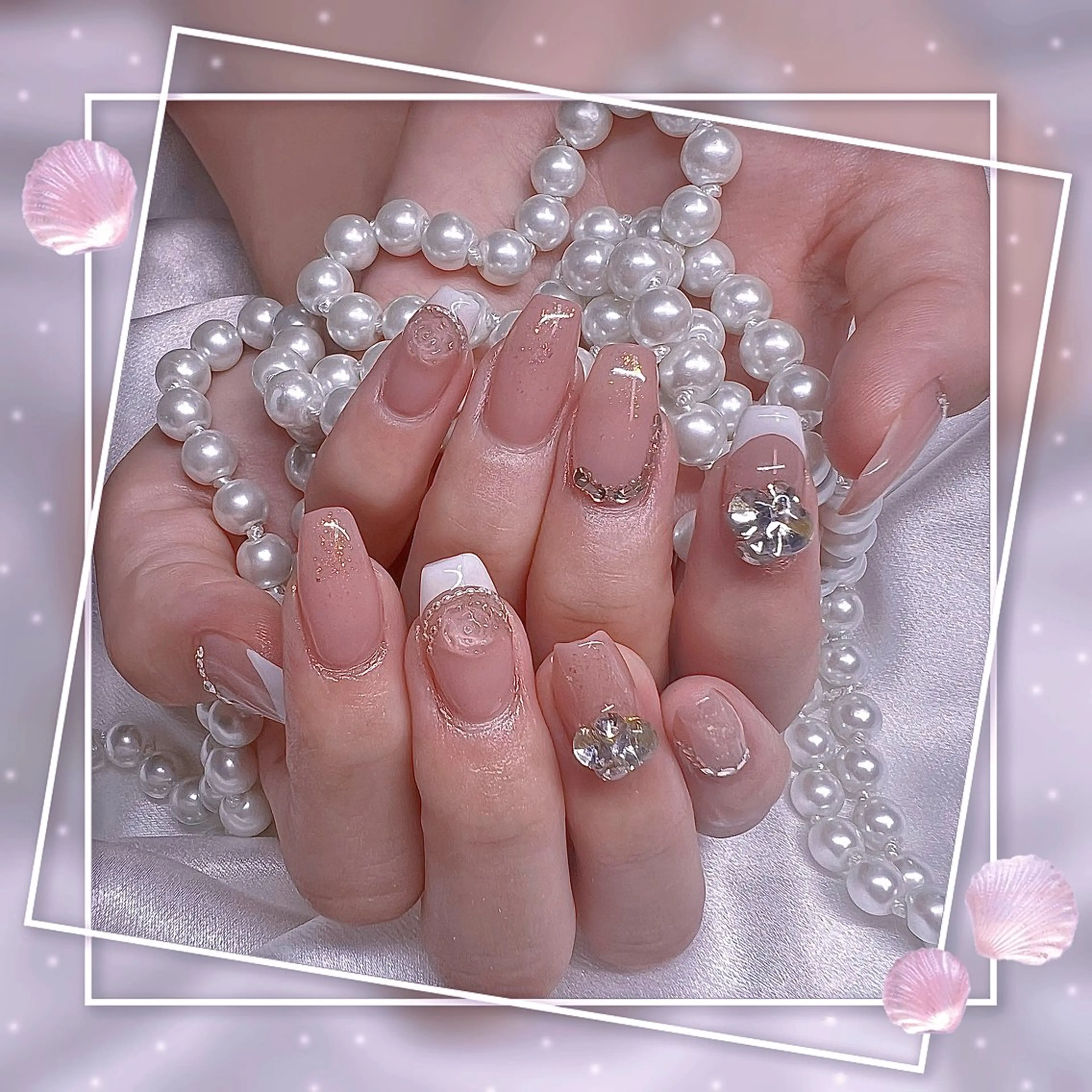 ネイル フレンチネイル グラデーション キラキラネイル 韓国ネイル マグネットネイル ハンドネイル Chill Nailsalonのネイルデザイン