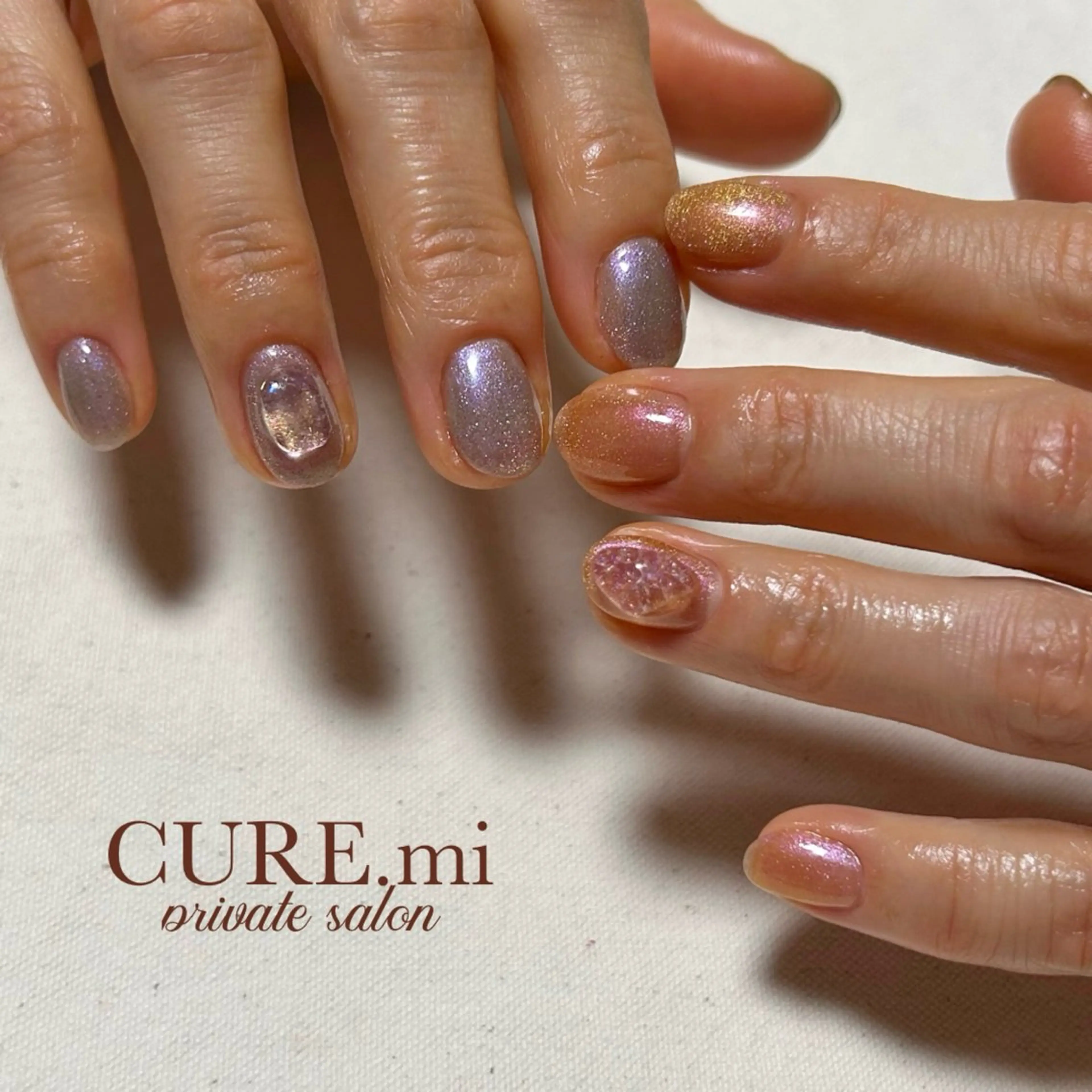 ネイル オーロラネイル キラキラネイル マグネットネイル ニュアンスネイル ハンドネイル ハンドケア CURE.mi所属・伊藤 美香のネイルデザイン