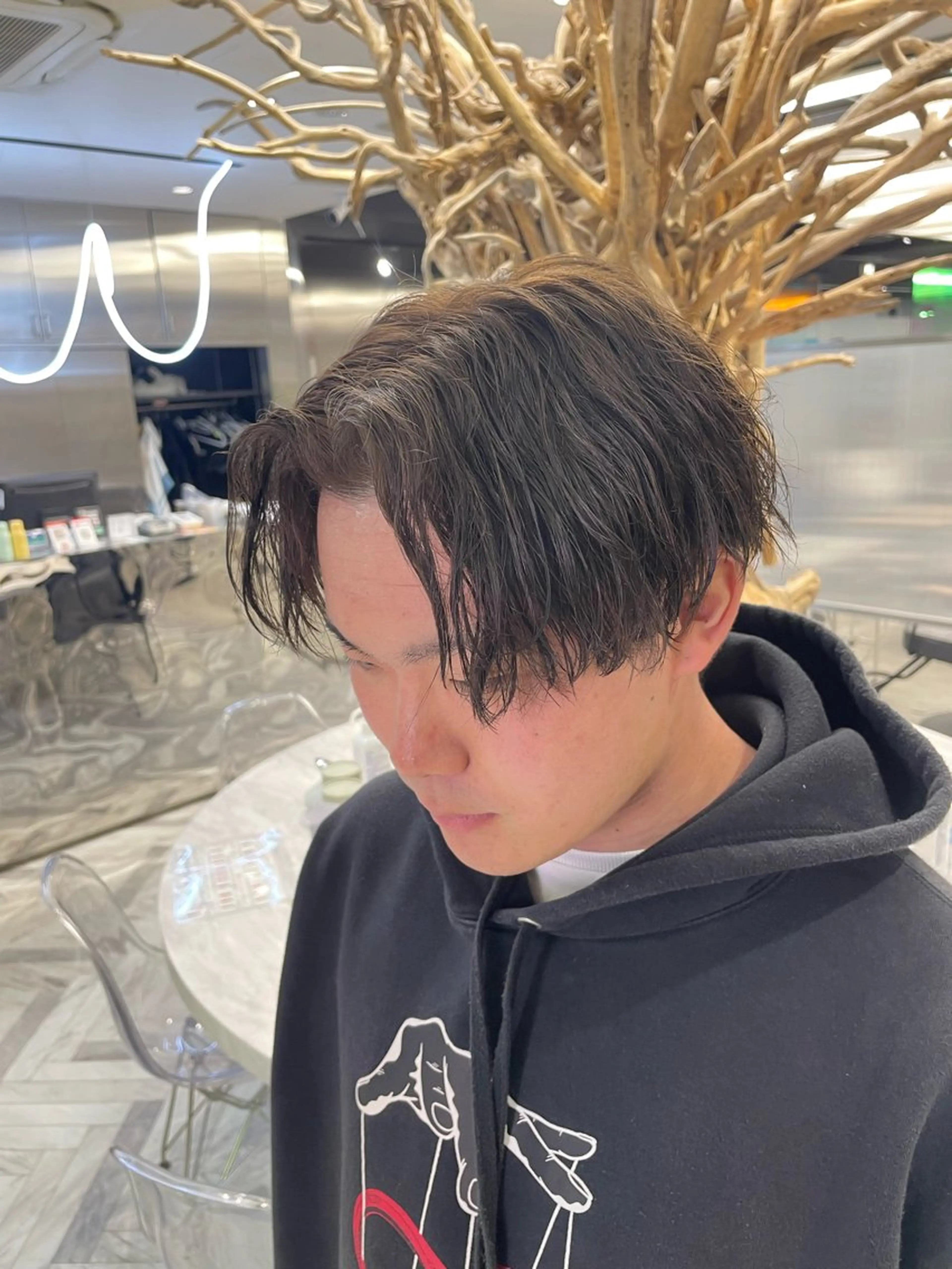 ショート カラー パーマ メンズ メンズパーマ メンズツイストパーマ 波巻きパーマ スパイラルパーマ ツイストパーマ ヘアカラー カラーモデル⚡️ REONのヘアスタイル