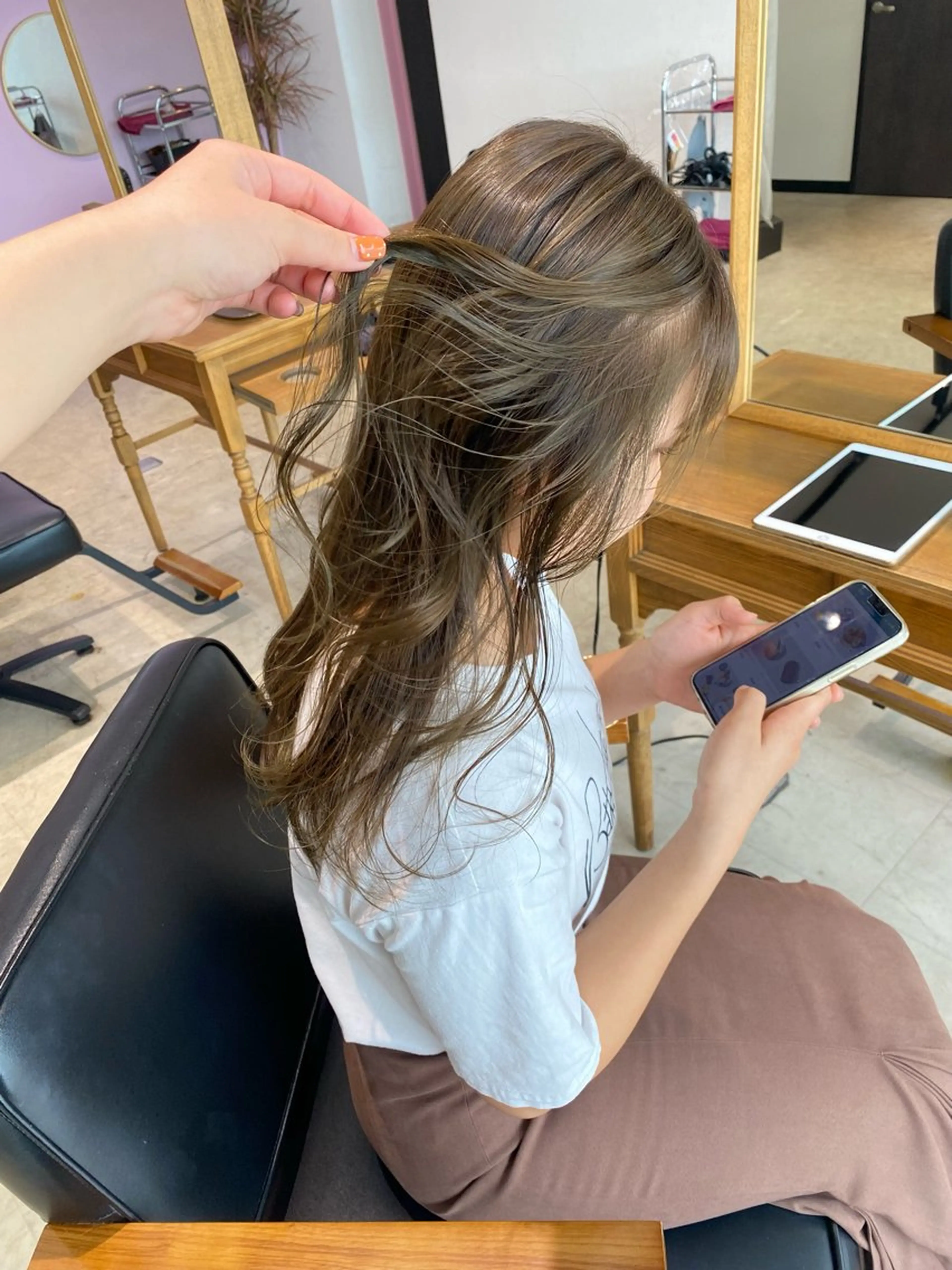 カラー オリーブカラー MATTY azusaのヘアスタイル