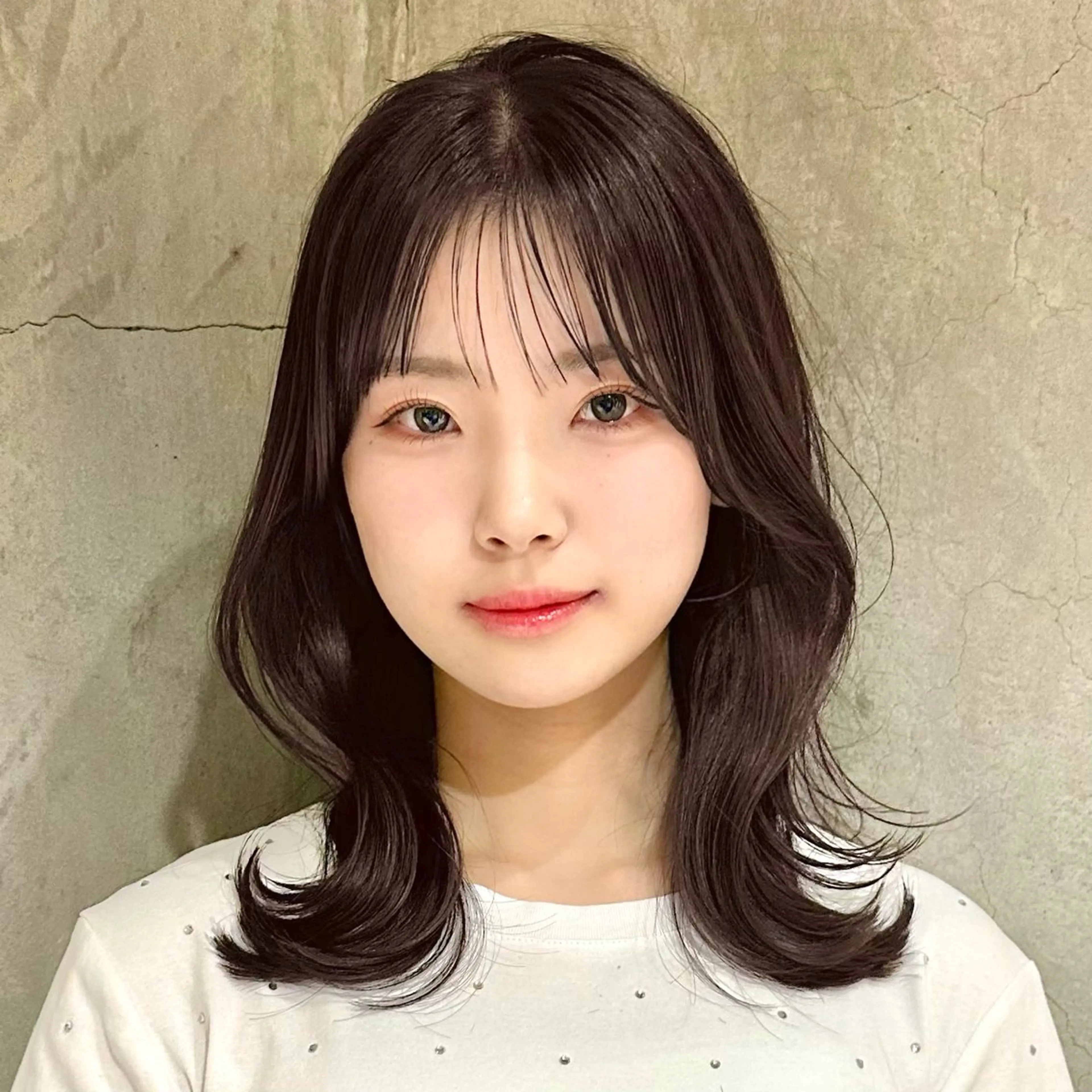 ミディアム カット ヘアカラー トリートメント 🌹ハッシュカット、 レイヤー韓国ヘア🌹のヘアスタイル