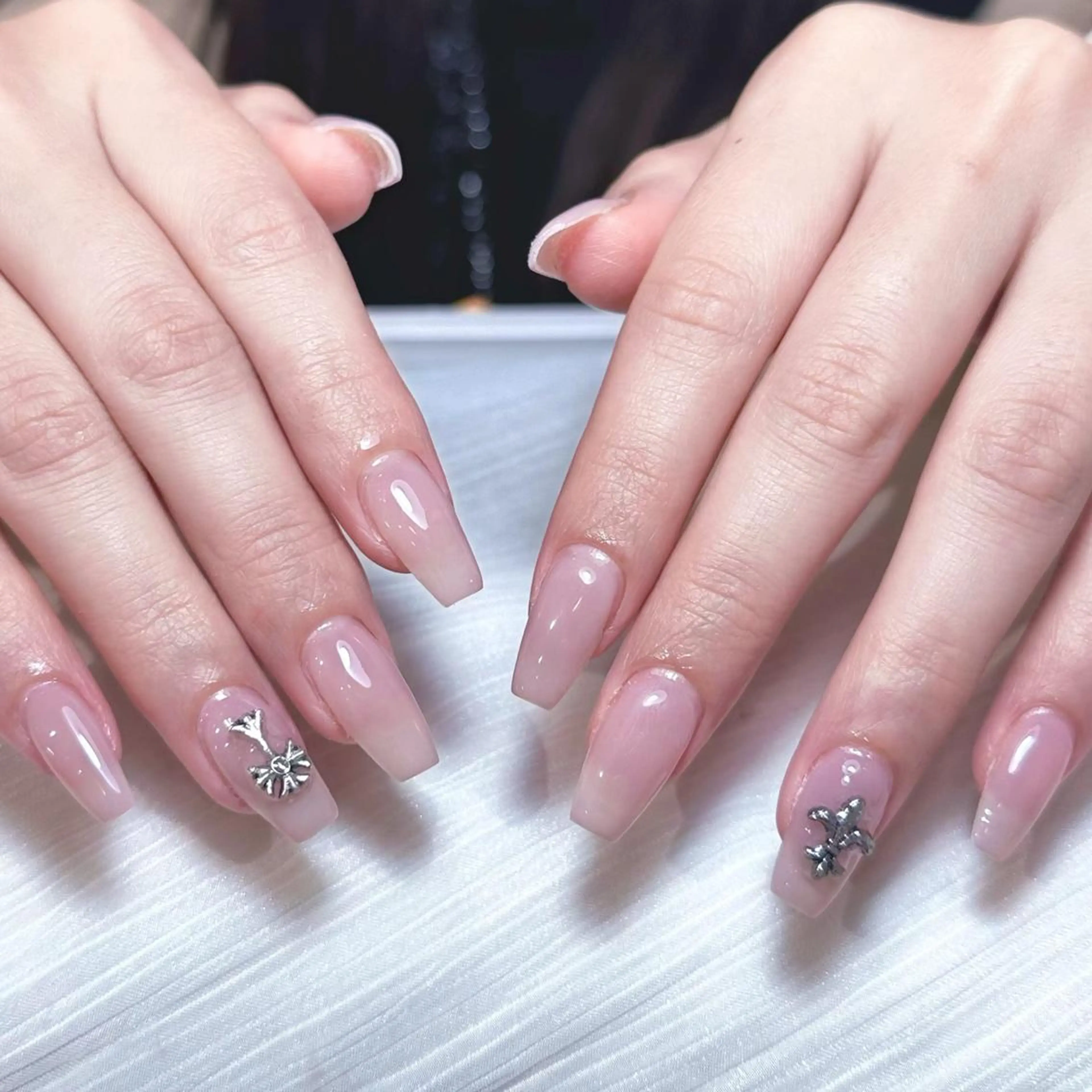 ネイル アートネイル オーロラネイル ガーリー キラキラネイル 韓国ネイル ハンドネイル DIAMOND 💅のネイルデザイン