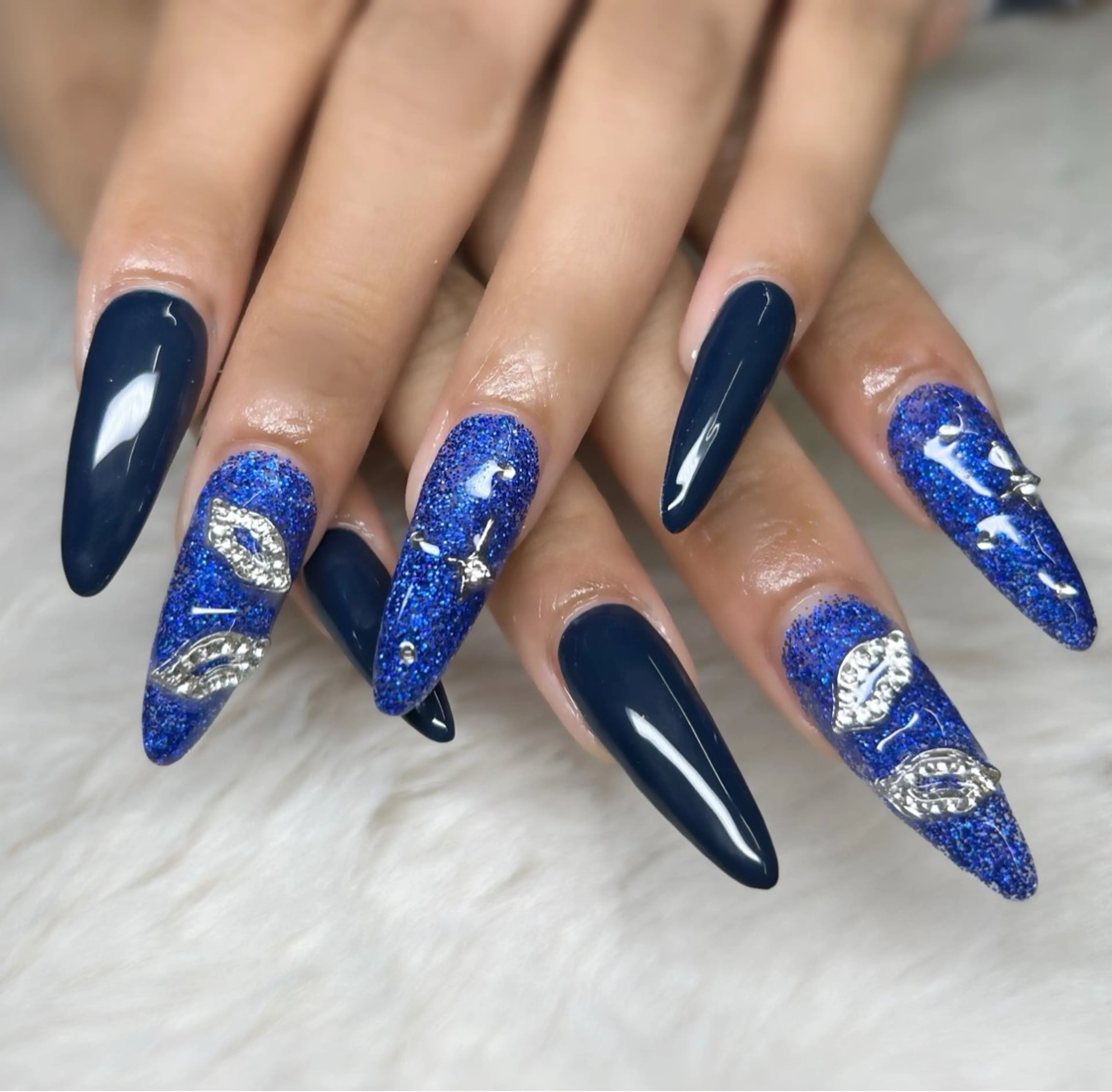 ネイル ブルー ネイビー ハンドネイル FILL nail所属・FILLnail YUMIのネイルデザイン